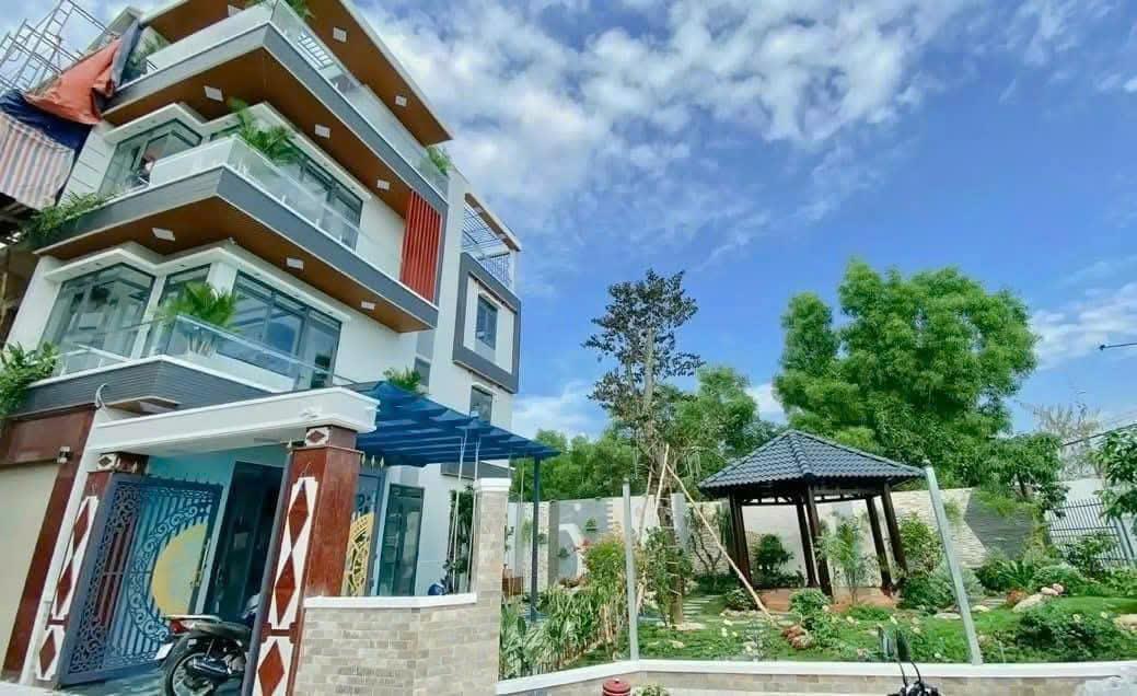 Nhà sân vườn rộng, 22x13m, hẻm xe hơi Huỳnh Tấn Phát, 9 tỷ 3