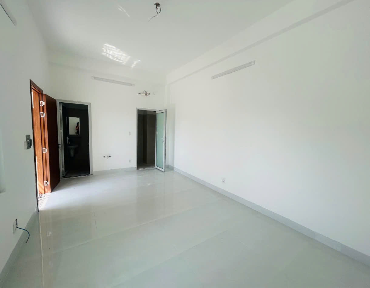 Cho thuê Nhà mặt tiền Phường Tăng Nhơn Phú B, Quận 9, Diện tích 175m², Giá 40 Triệu/tháng