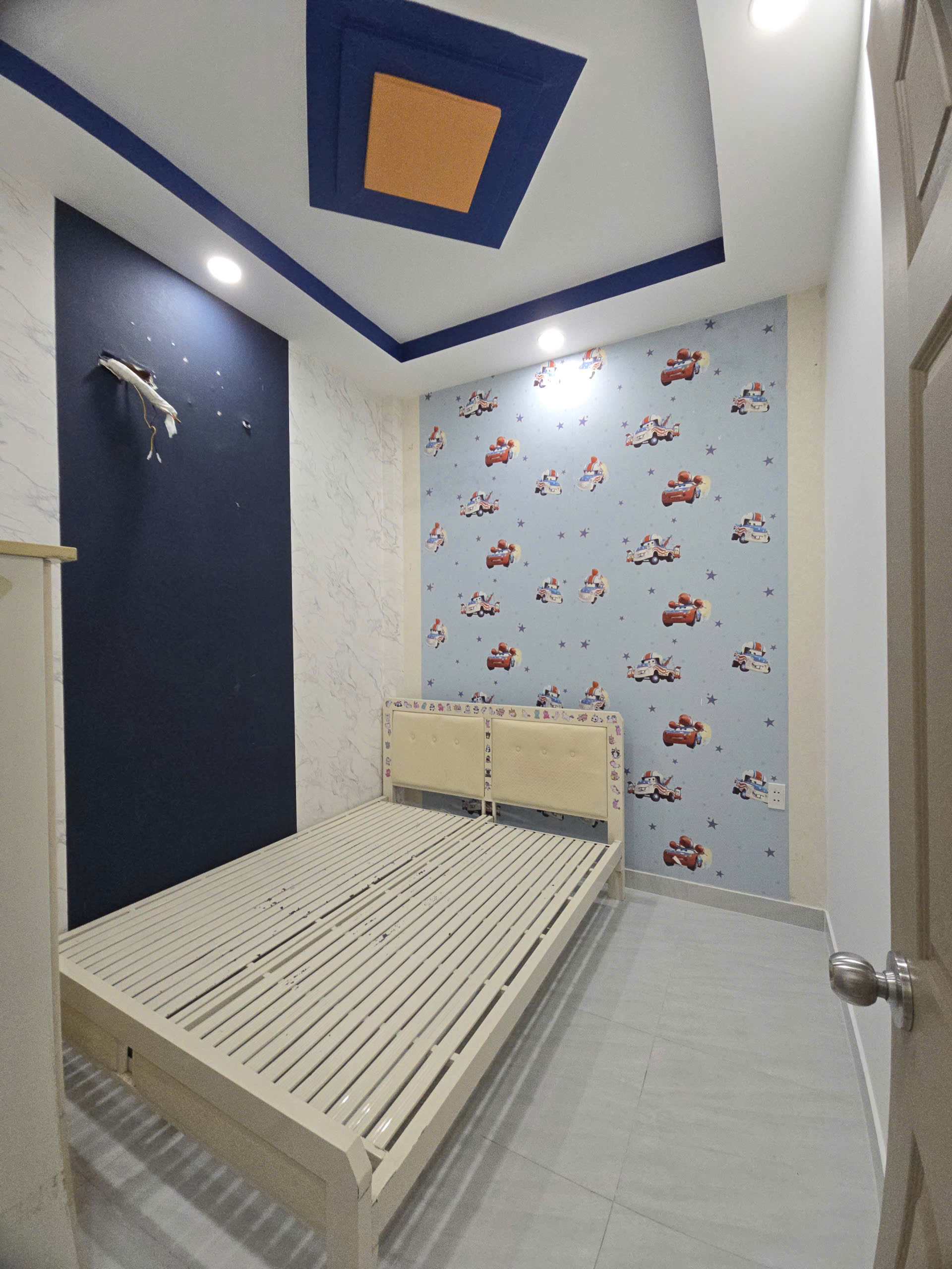 MẶT TIỀN TRƯỜNG TIỂU HỌC BÌNH LONG GIÁP TÂN PHÚ 24M2 2 TẦNG SHR CHỈ 3.25 TỶ 4