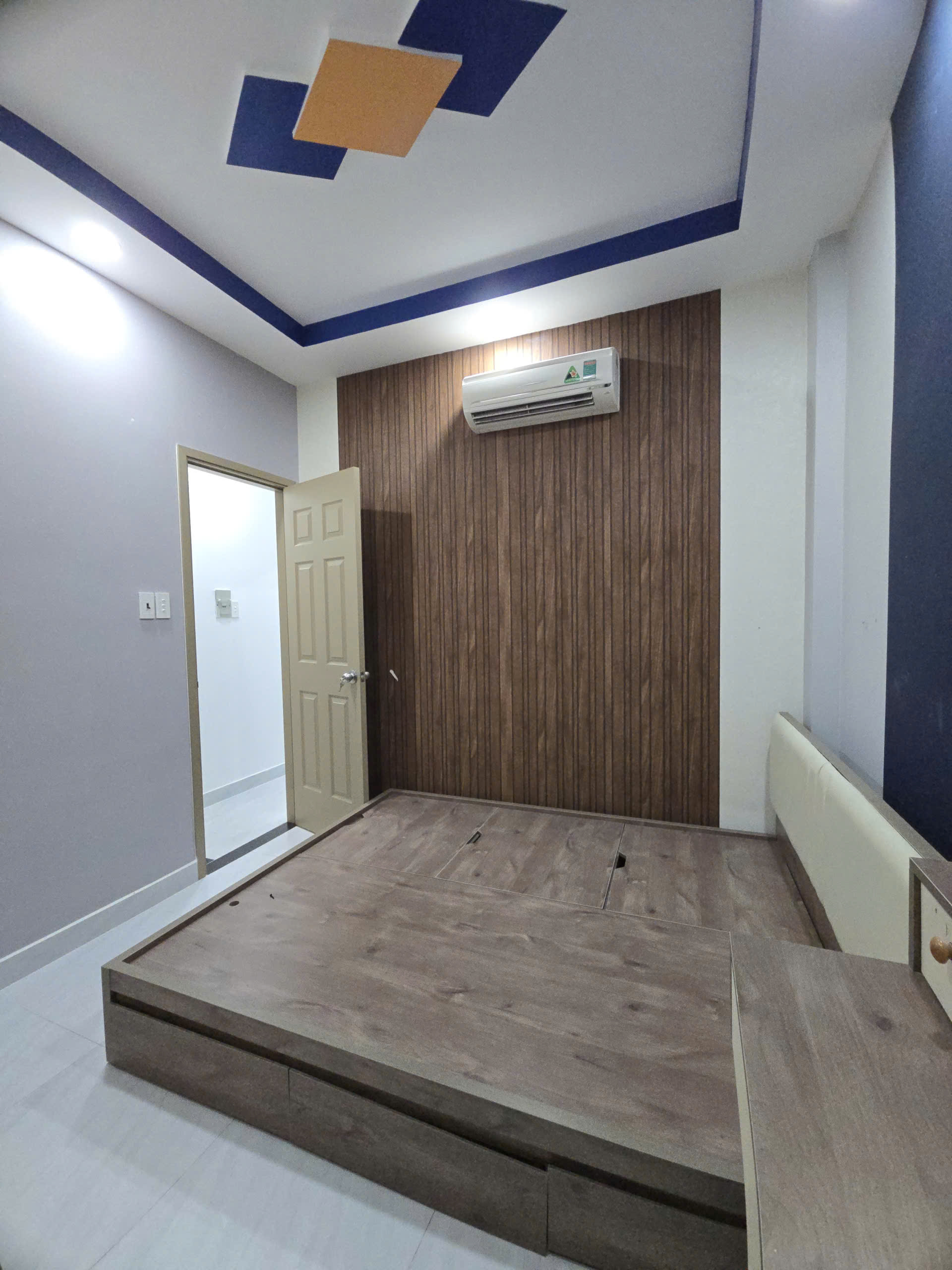 MẶT TIỀN TRƯỜNG TIỂU HỌC BÌNH LONG GIÁP TÂN PHÚ 24M2 2 TẦNG SHR CHỈ 3.25 TỶ 8