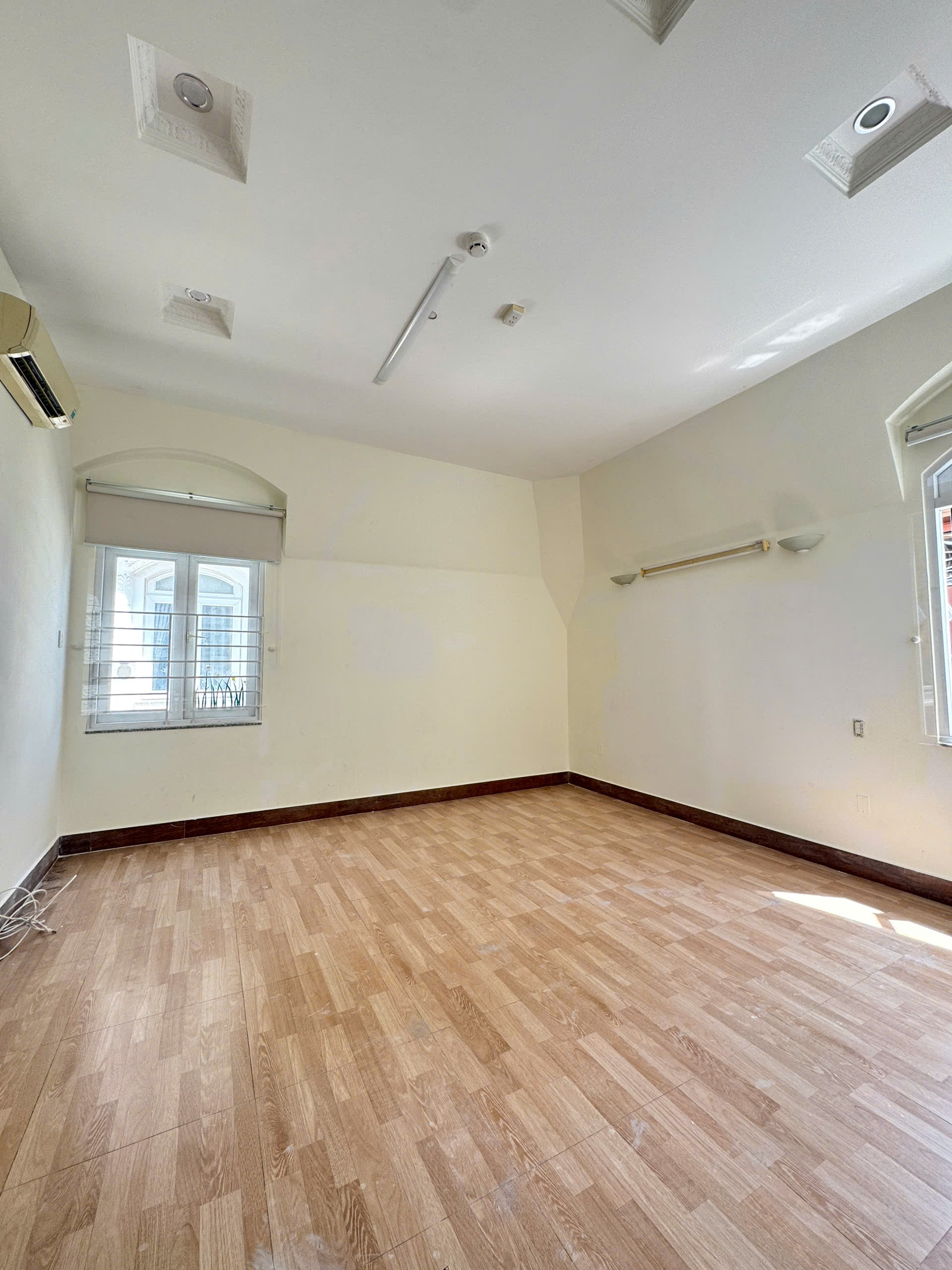 Cho thuê Biệt thự Phường Thảo Điền, Quận 2, Diện tích 315m², Giá Thương lượng 4