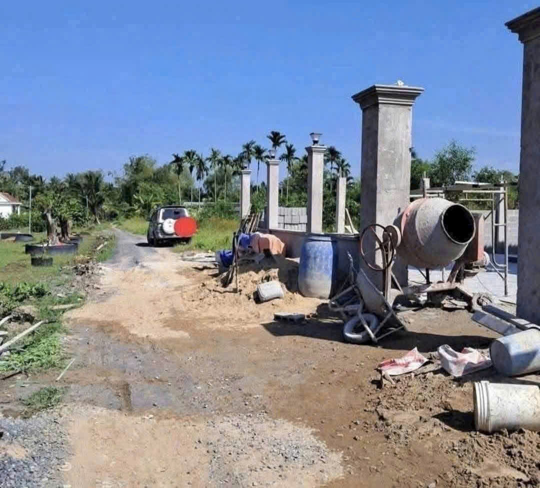 Bán nhà vườn tdt 1276,5m2 chưa thổ xã Bình Đức 1 lửng 2pn,2wc giá chốt 2,8 tỷ