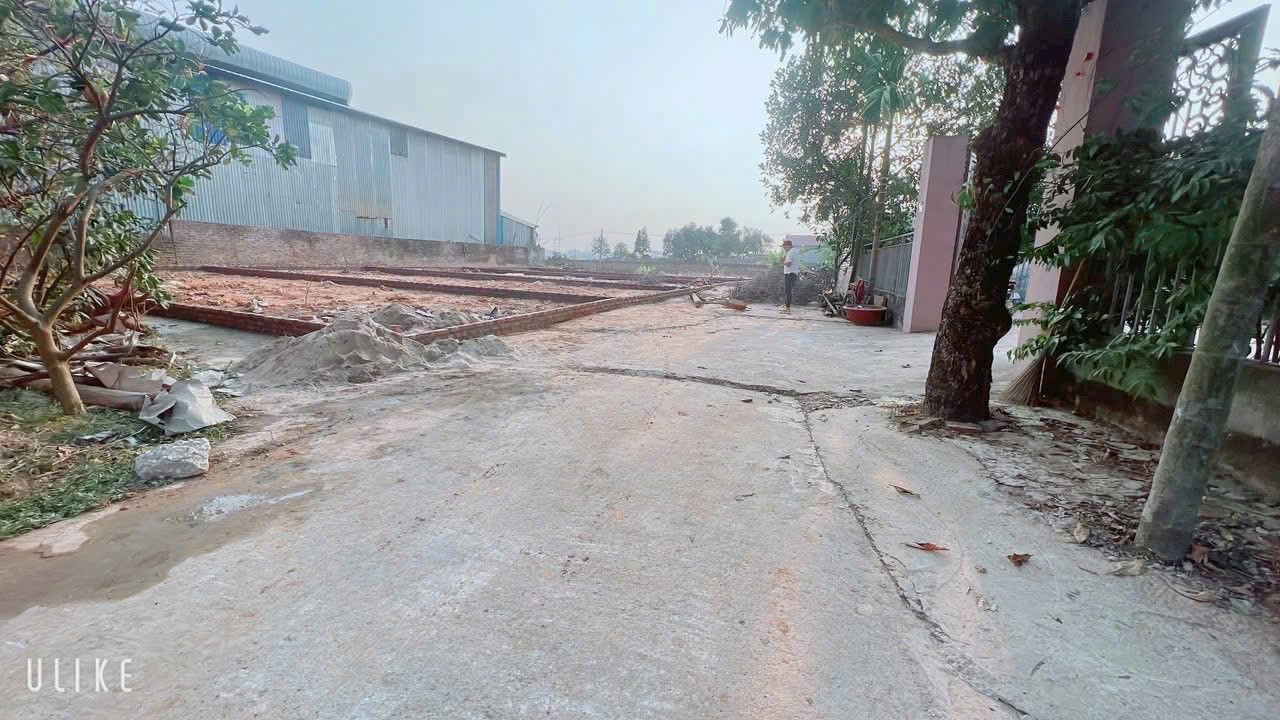 CẦN BÁN LÔ ĐẤT VỊ TRÍ CỰC TIÊM NĂNG , SÁT ĐƯỜNG TỈNH LỘ 418  ,DT - 87,8 M FUN THỔ CƯ  GIÁ NHỈNH 2 3