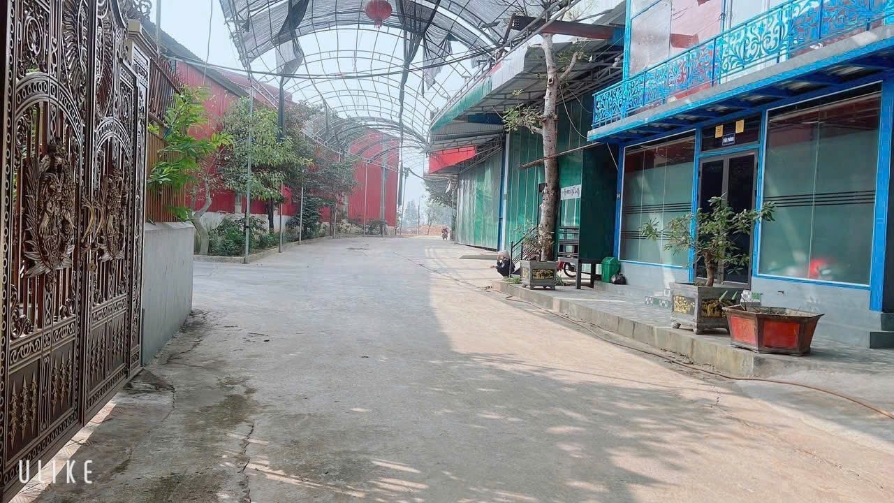 CẦN BÁN LÔ ĐẤT VỊ TRÍ CỰC TIÊM NĂNG , SÁT ĐƯỜNG TỈNH LỘ 418  ,DT - 87,8 M FUN THỔ CƯ  GIÁ NHỈNH 2 4