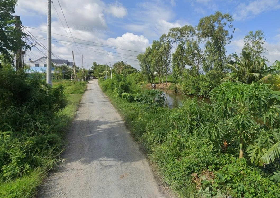 bán gấp nền đất 150m2 cực thoáng tại Bình Ân 2