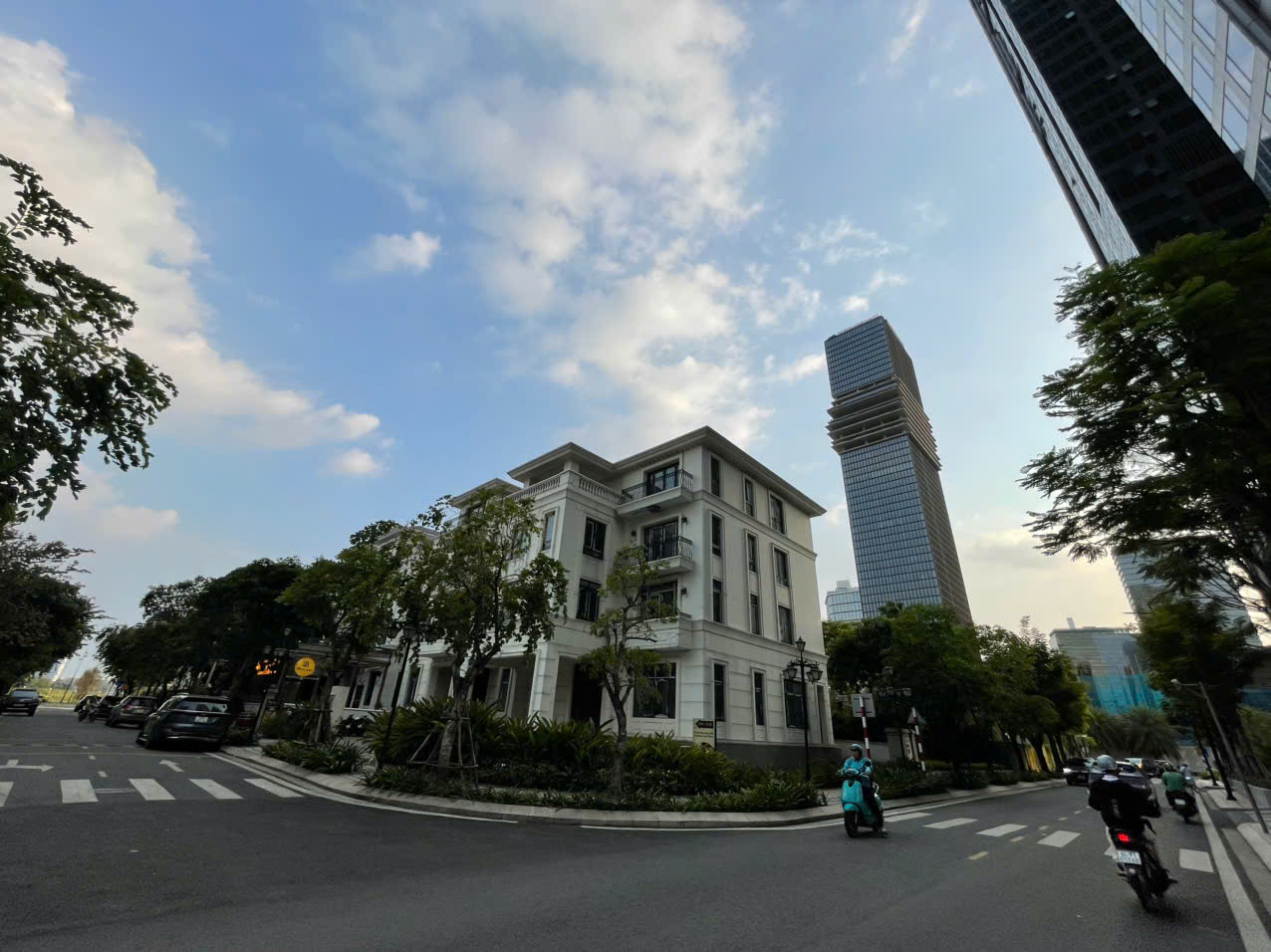 Cho thuê Biệt thự Phường Bến Nghé, Quận 1, Diện tích 325m², Giá Thương lượng 3