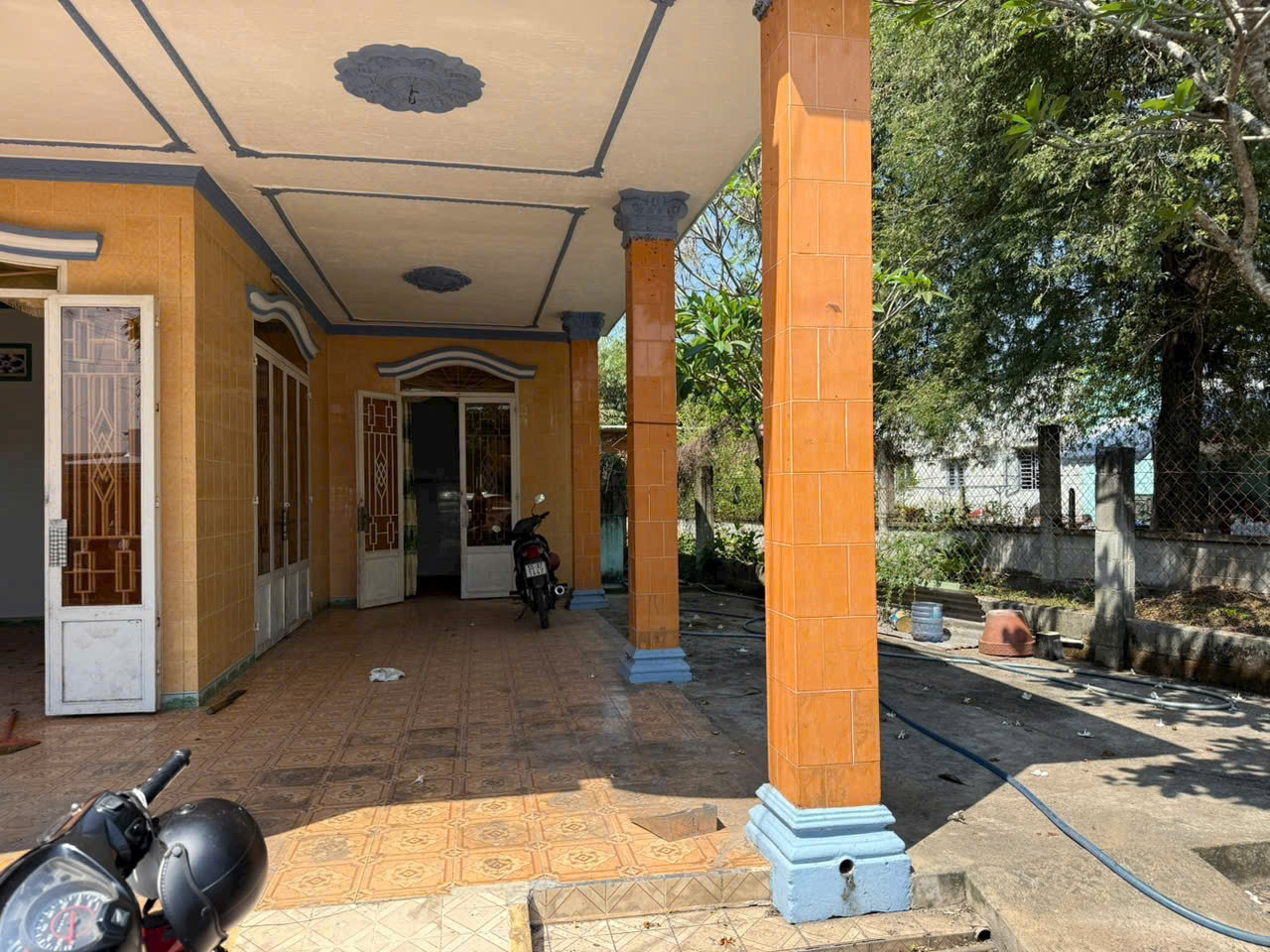 Bán nhà góc 2 mt đường Trương Thị Nguýt , Phú Hòa Đông tdt 261m2 m 3pn , 2wc giá 2,8 tỷ 4