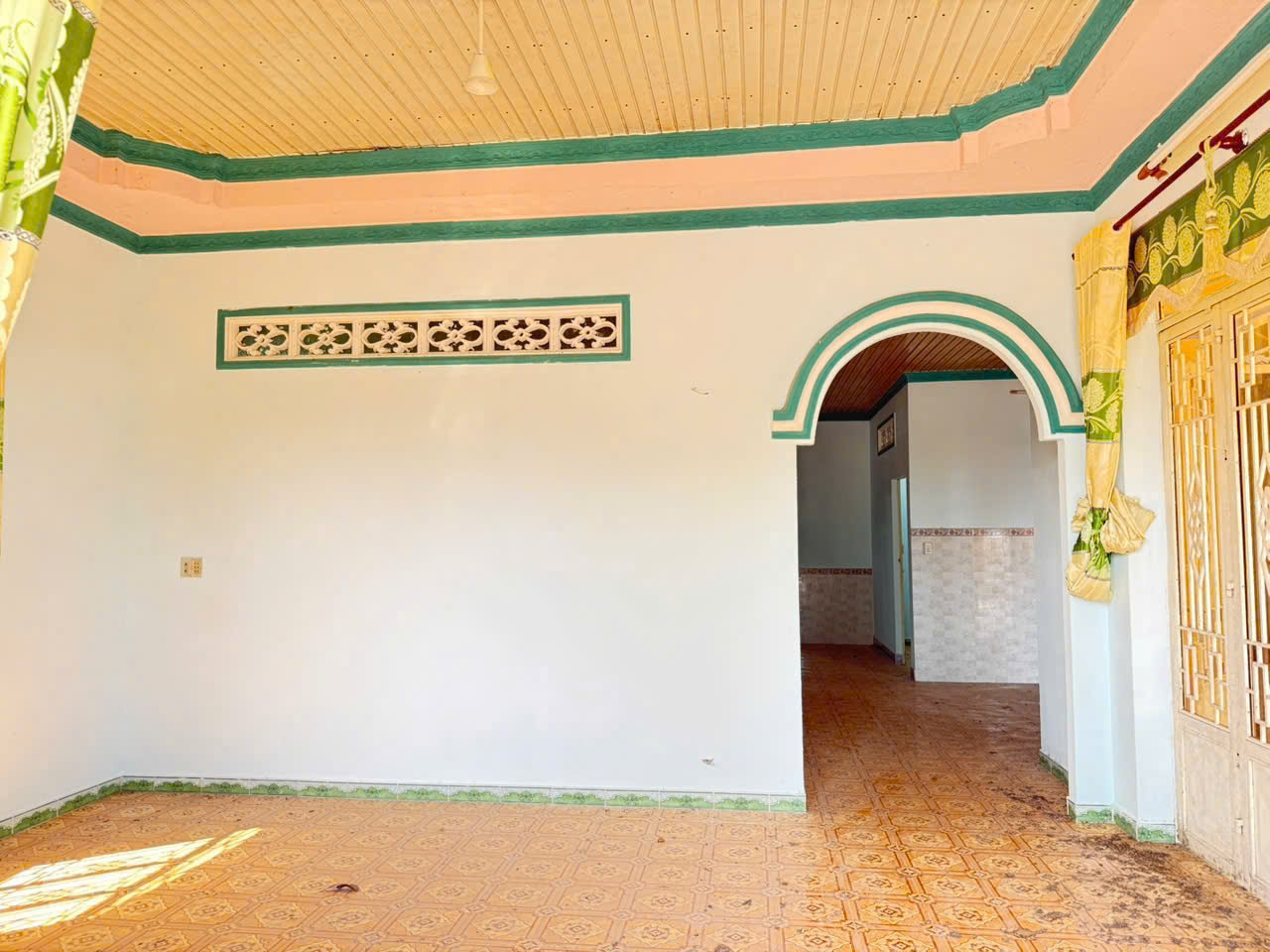 Bán nhà góc 2 mt đường Trương Thị Nguýt , Phú Hòa Đông tdt 261m2 m 3pn , 2wc giá 2,8 tỷ 5