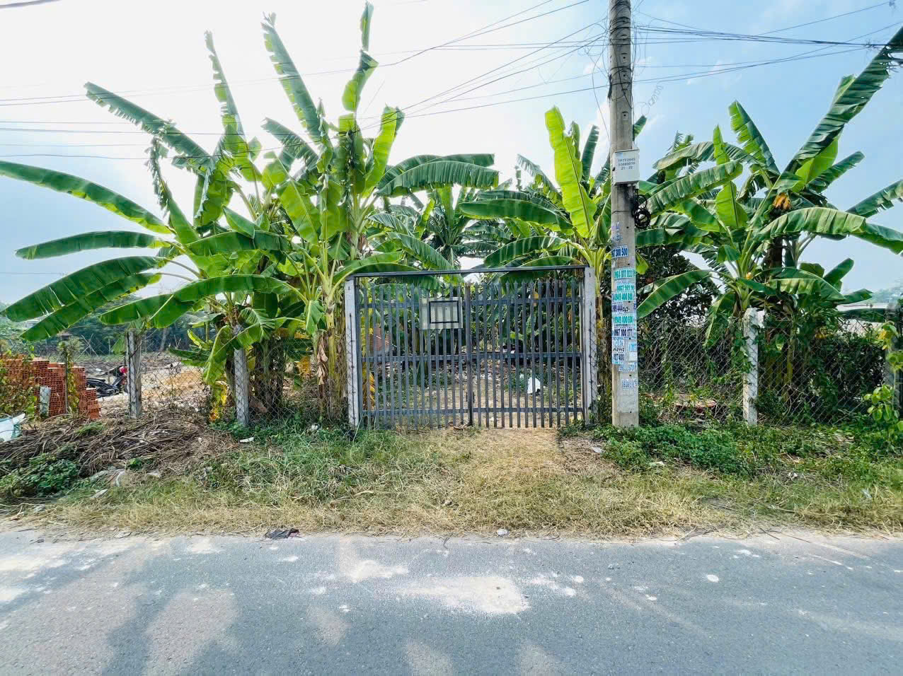 Bán đất mặt tiền Trần Quang Đạo , Tân Thông Hội dt 409m2 (200m2) giá 5,7 tỷ