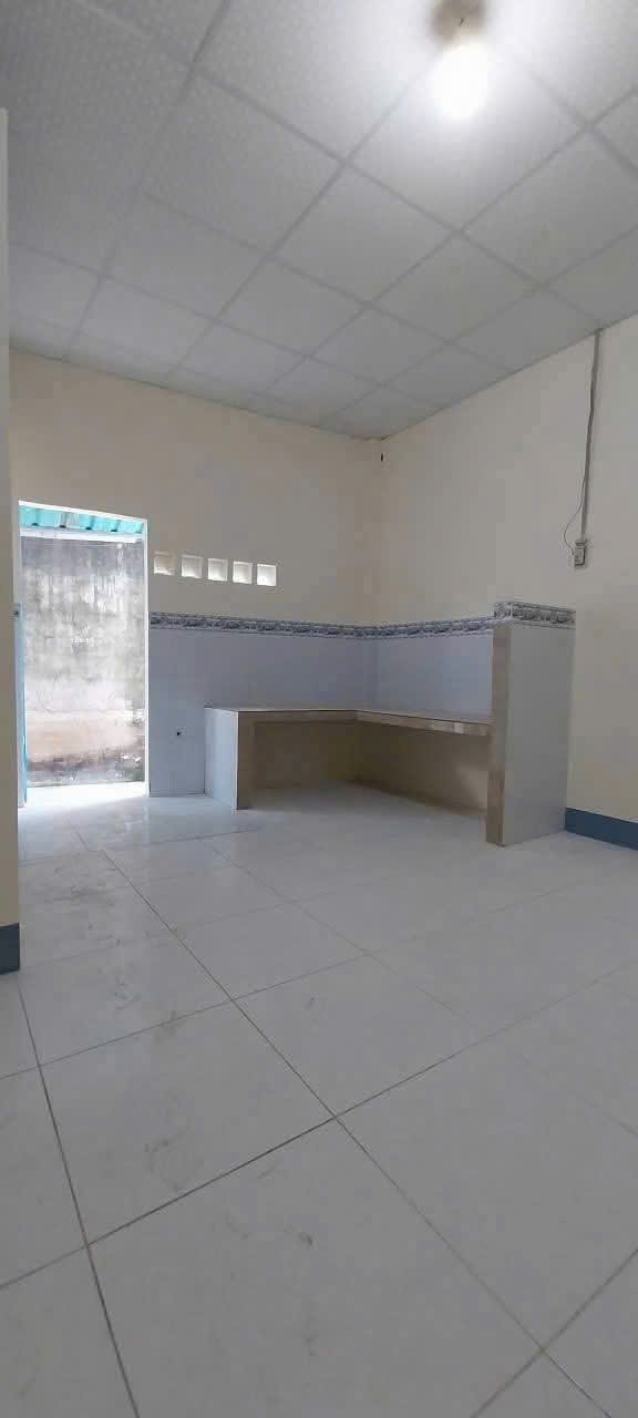 Bán nhà giá rẻ ấp 2 Mỹ Yên, Bến Lức đường beton xe hơi dt 138,6m2 ,3pn , 2wc giá 1,65 tỷ 9