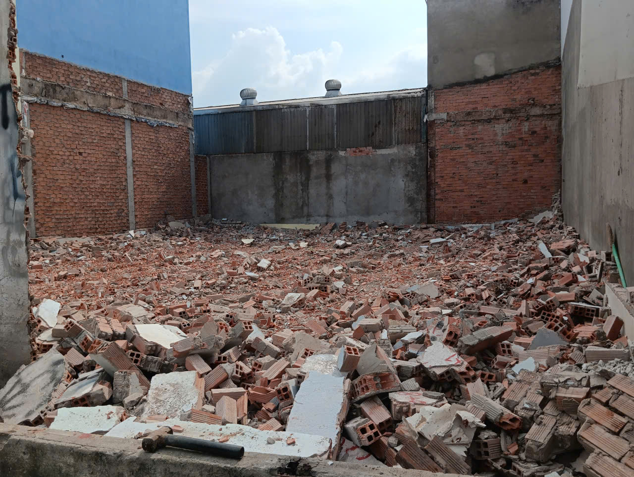 ĐẤT SÁT CHỢ ĐẦU MỐI NGUYỄN THỊ SÓC HẺM NHỰA 8M – 183,5M² FULL THỔ – CHỈ 7,9T 3