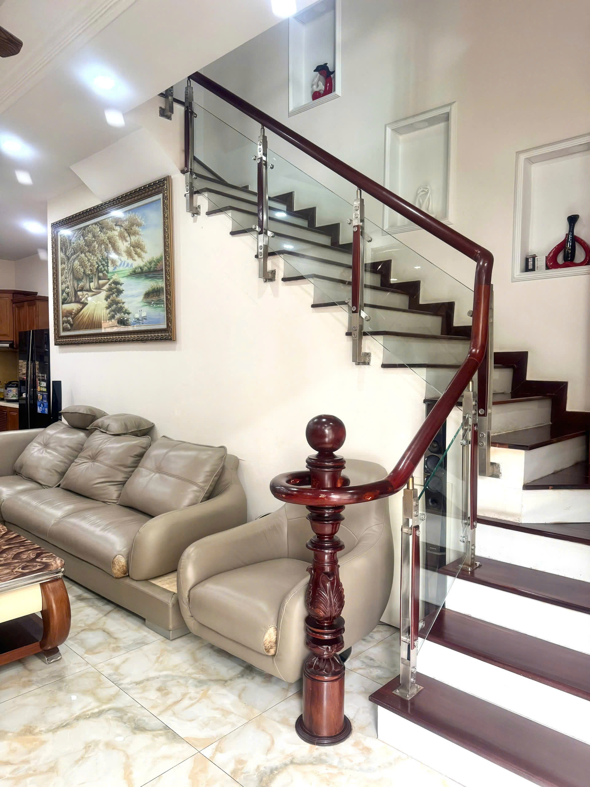 Cần bán Nhà mặt tiền Phường Phú Hữu, Quận 9, Diện tích 75m², Giá 11.5 Tỷ 6