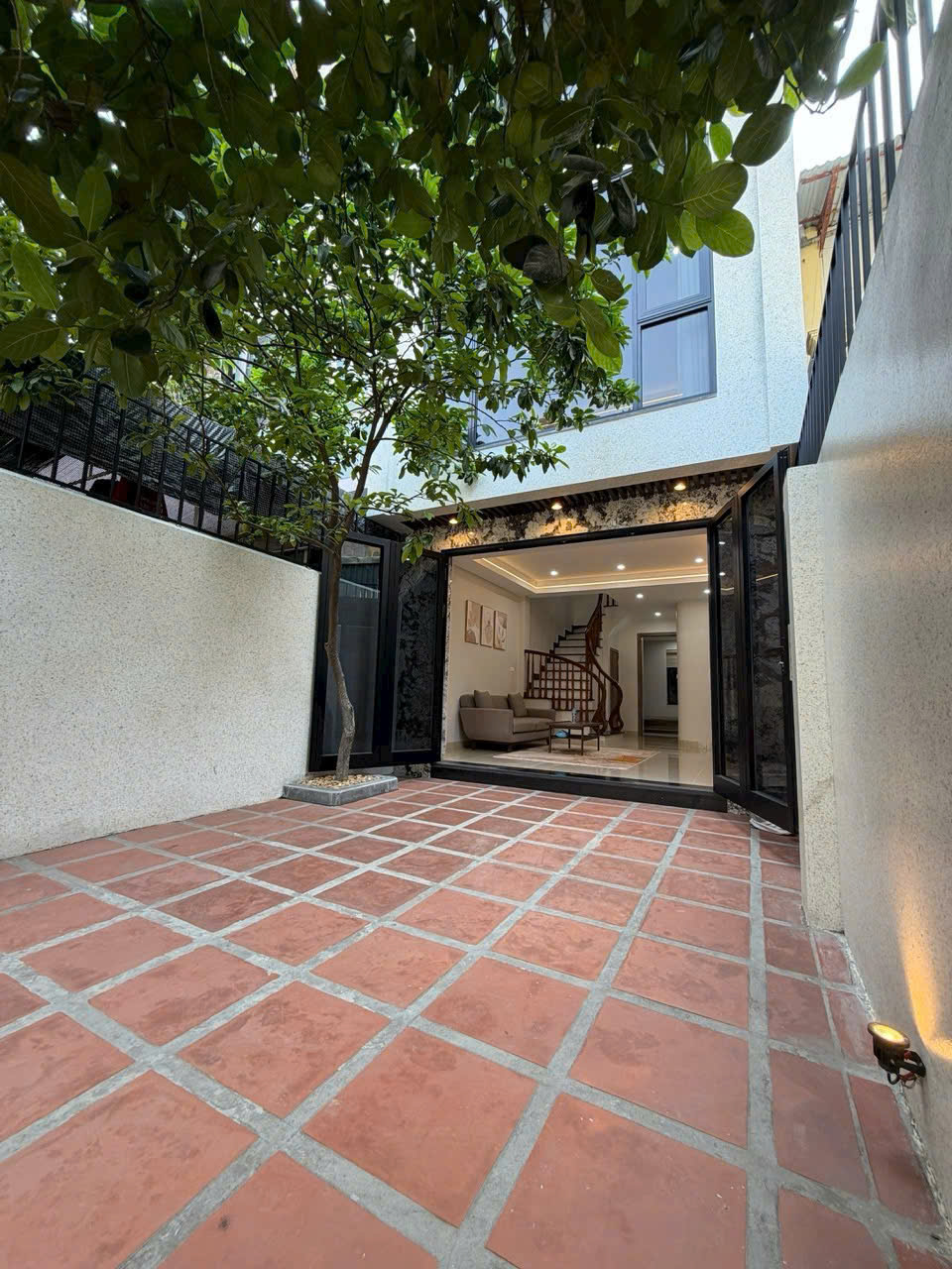 BÁN NHÀ DÂN XÂY RẤT CHẮC CHẮN VÀ HIỆN ĐẠI TẠI PHỐ LỆ MẬT, PHƯỜNG VIỆT HƯNG, LONG BIÊN 3