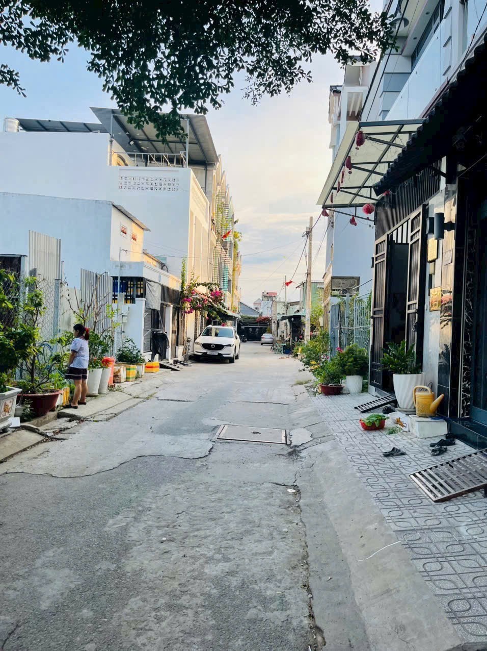 NHÀ DÂN TRÍ CAO - 4 TẦNG HẺM XE HƠI THÔNG - CẠNH PHÚ MỸ HƯNG, HƠN 6 TỶ 2