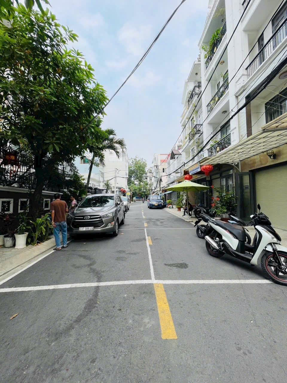 Nhà 4 tầng, xe hơi ngủ trong nhà, vừa ở vừa kinh doanh, cạnh Phú Mỹ Hưng, hơn 8 tỷ 3