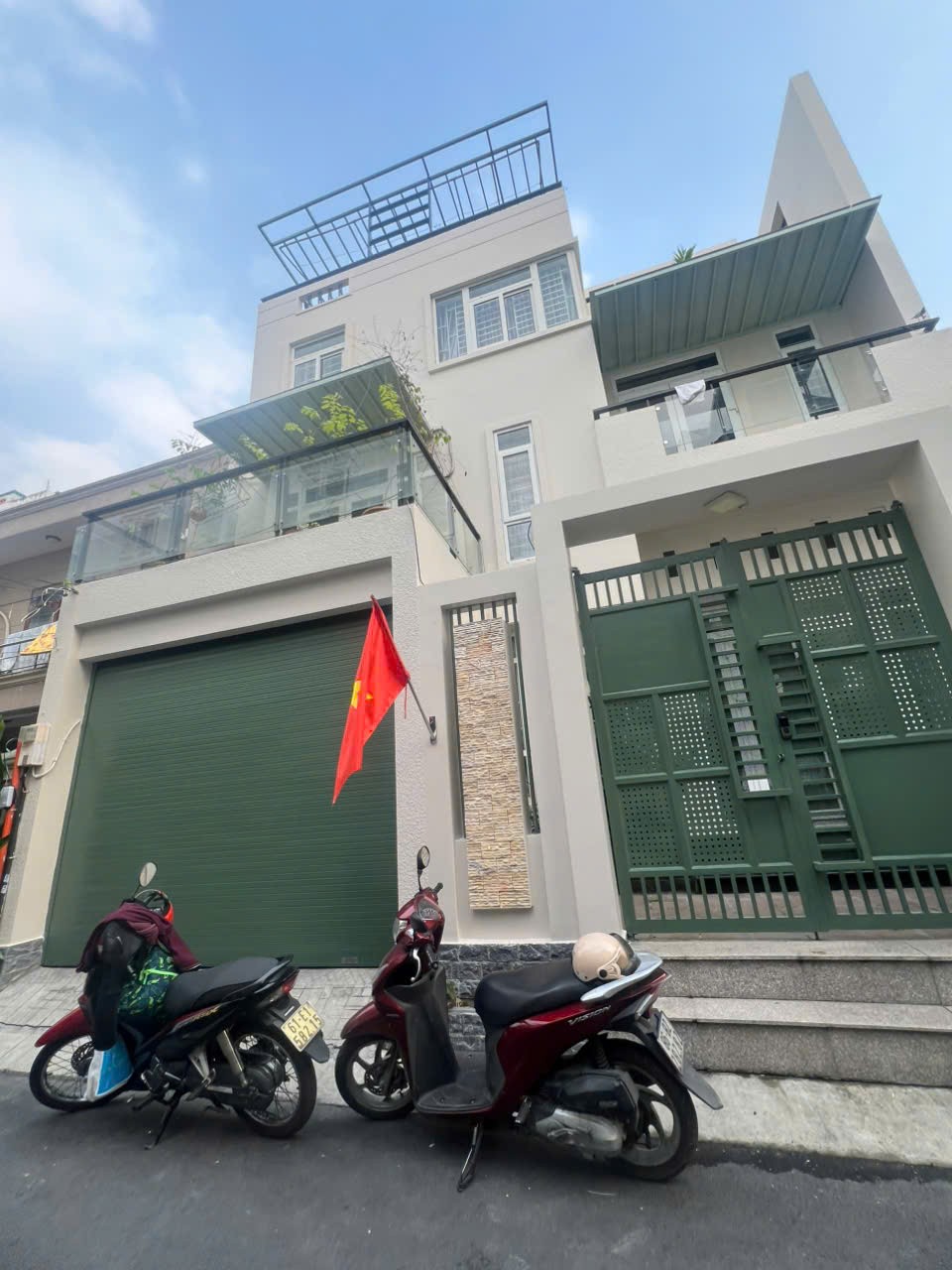 bán biệt thự mini Thảo Điền Quận 2 - Ngang 10m siêu thoáng giá tốt