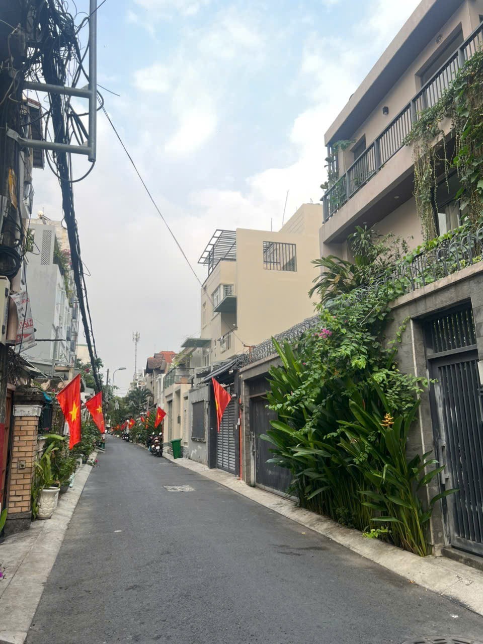 bán biệt thự mini Thảo Điền Quận 2 - Ngang 10m siêu thoáng giá tốt 3