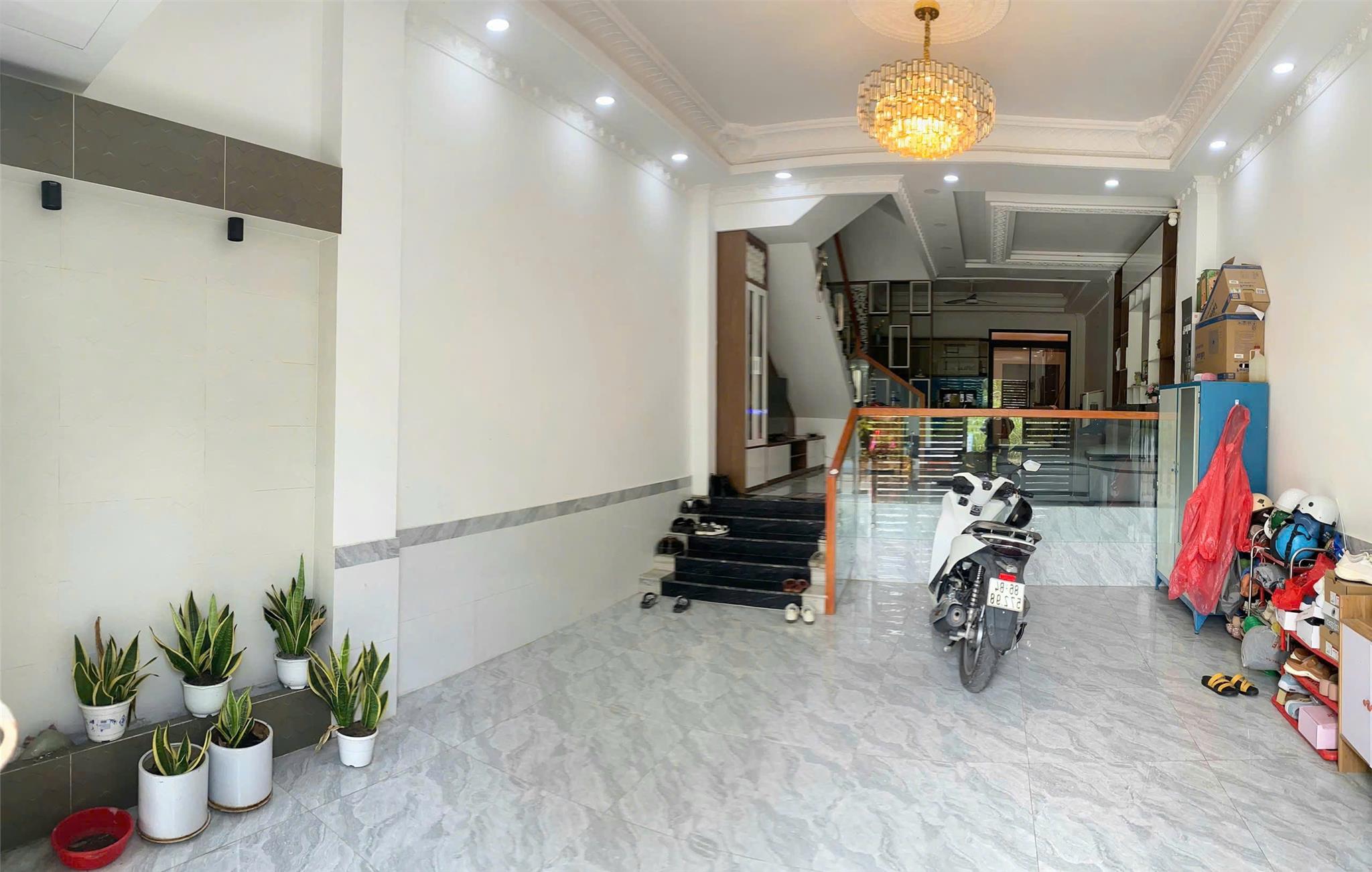 NHÀ 2 MẶT TIỀN, HẺM XE HƠI CẠNH LÊ VĂN LƯƠNG, 4 TÂNG, 9.3 TỶ, KHÔNG NGẬP