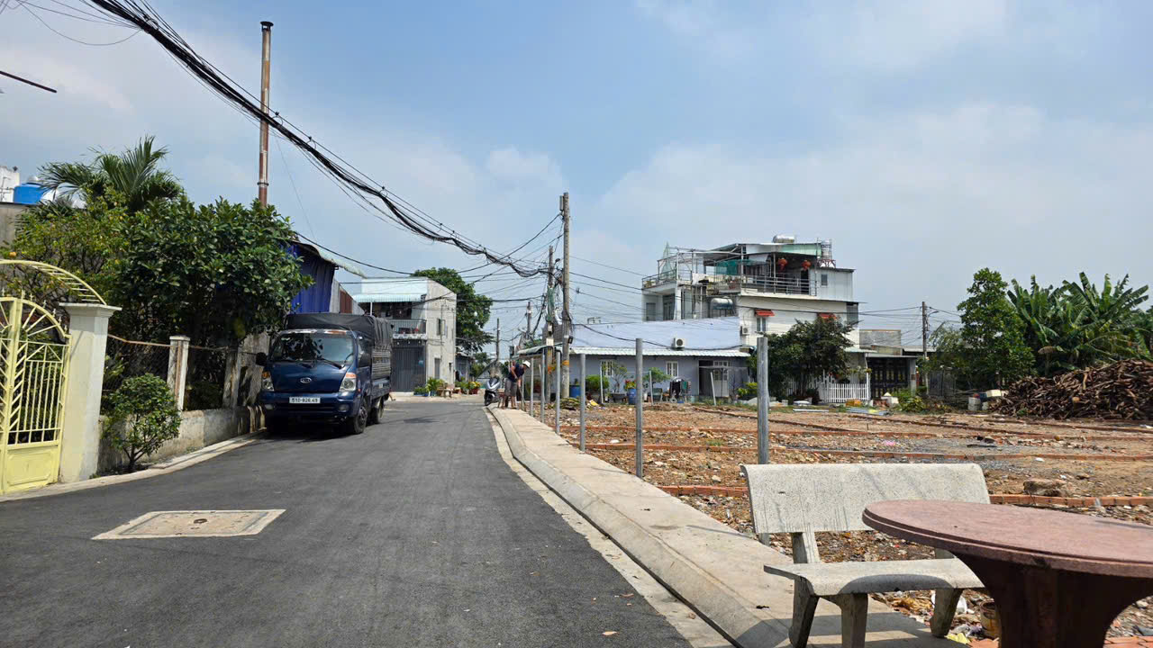 8 LÔ MẶT TIỀN NHỰA – GIÁP Q12 – GẦN CHỢ GẤU & NHÀ THỜ TÂN ĐÔNG – TỪ NHỈNH 4 TỶ 3