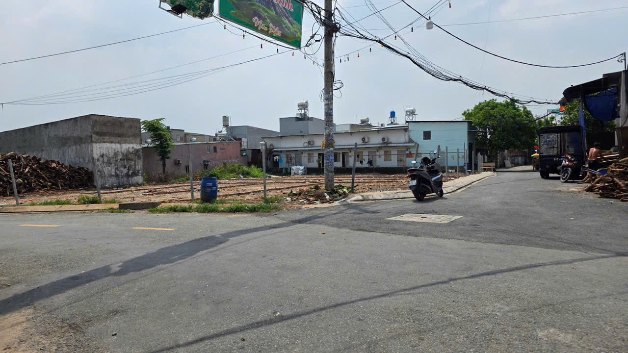 8 LÔ MẶT TIỀN NHỰA – GIÁP Q12 – GẦN CHỢ GẤU & NHÀ THỜ TÂN ĐÔNG – TỪ NHỈNH 4 TỶ 4