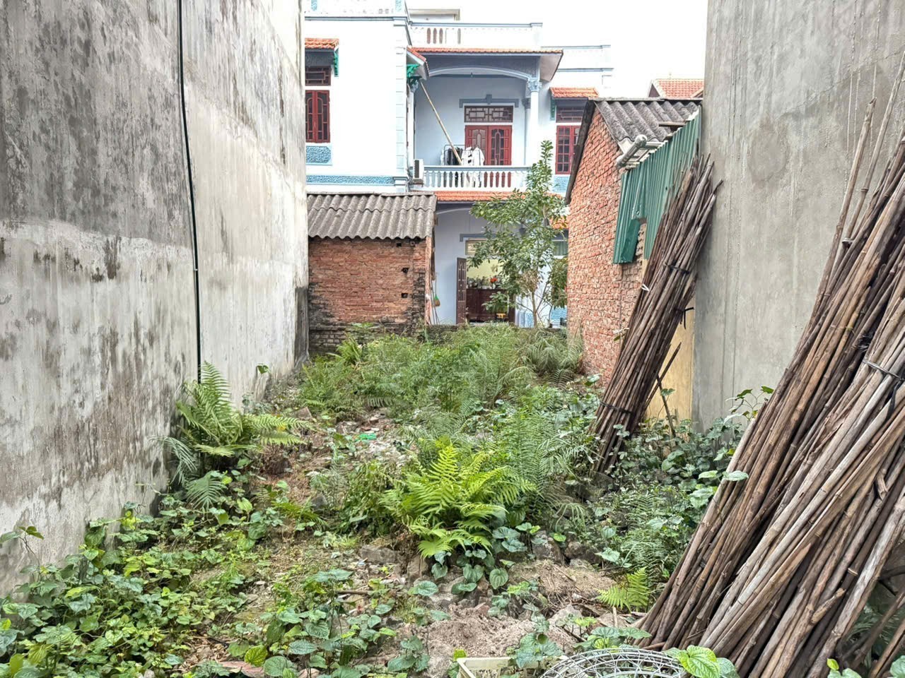 Cực hiếm, 73m đất Tiền Phong mà giá 2,6 tỷ. Gần chợ Yên, gần đường quốc lộ 23. Oto đỗ 2