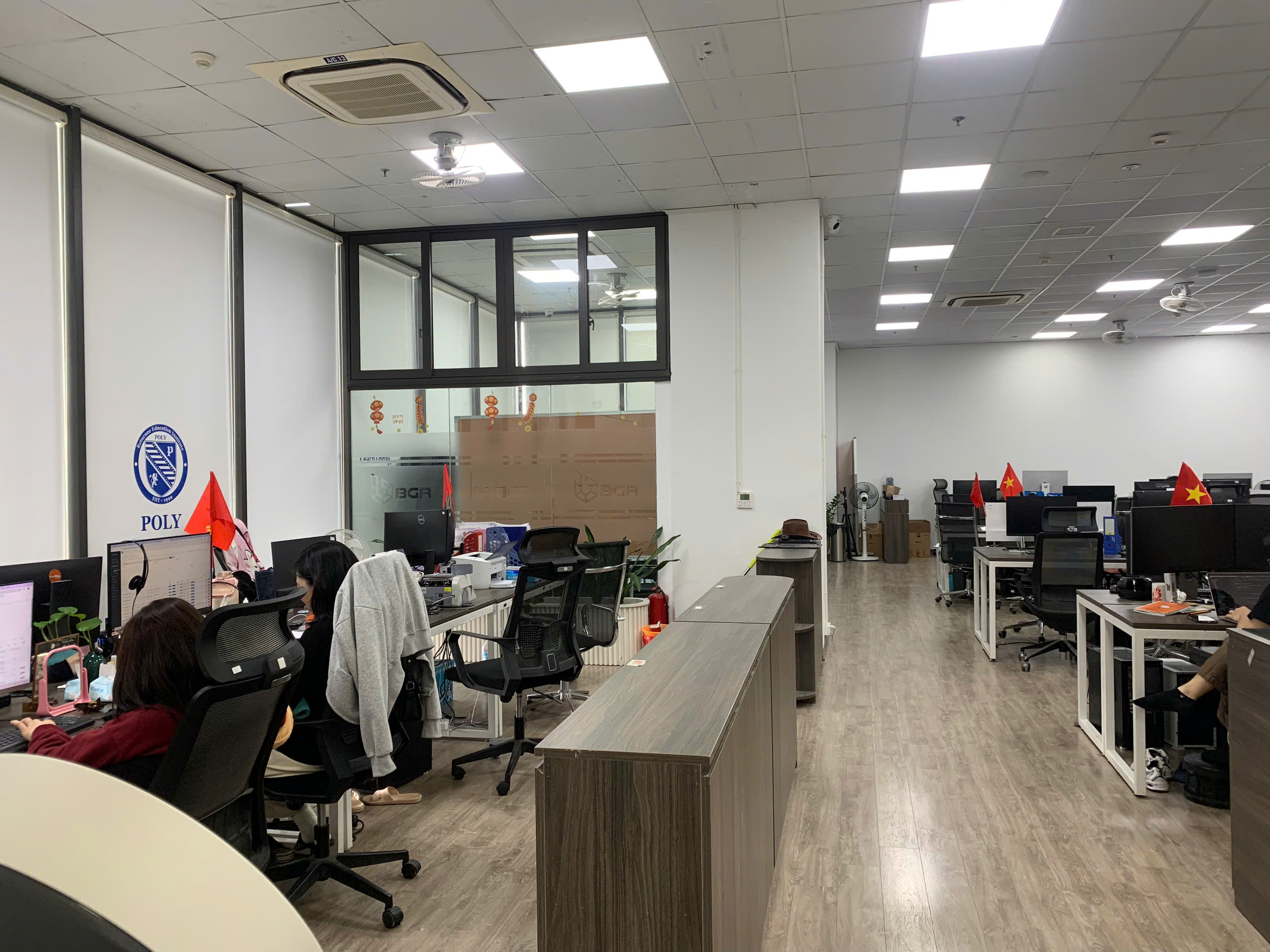 Cho thuê văn phòng Golden Palace 203m2, full đồ, giá tốt bao phí 3