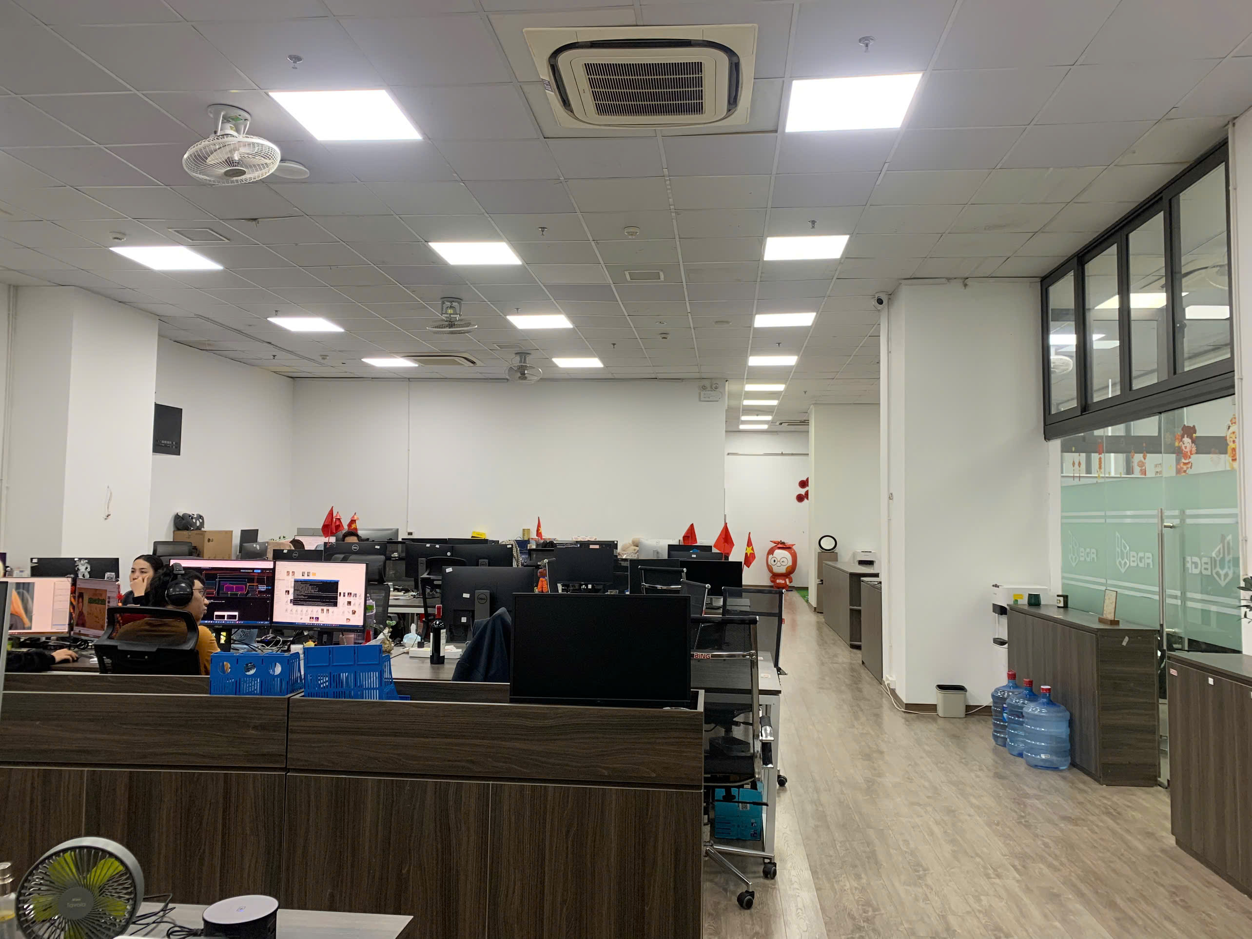 Cho thuê văn phòng Golden Palace 203m2, full đồ, giá tốt bao phí 5