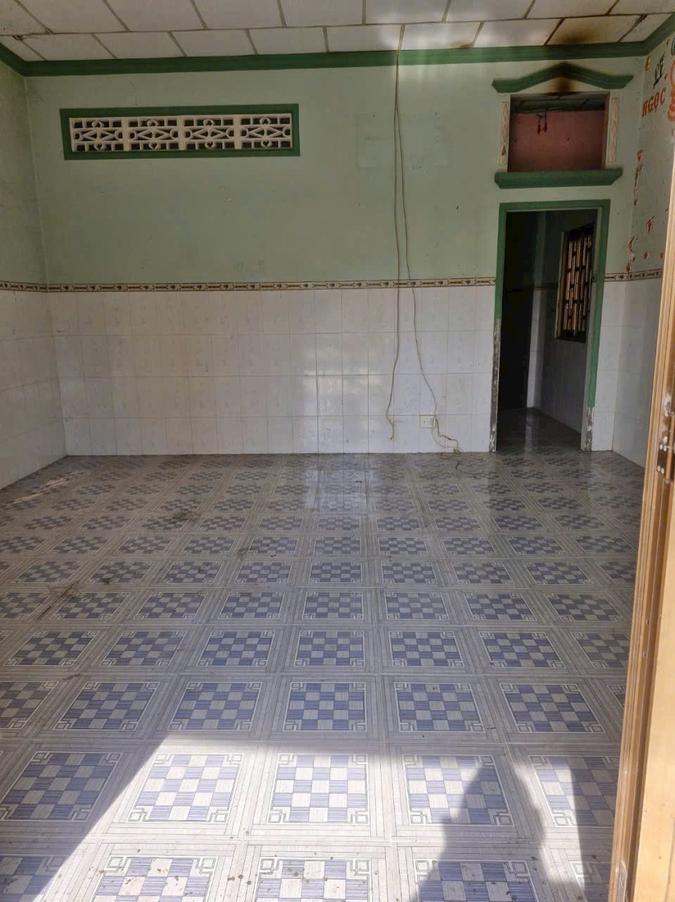 Bán nhà mt liên xã Long Định - Long Cang, xã Long Định,dt 300m2 full thổ 2pn 2wc giá 3 tỷ 5