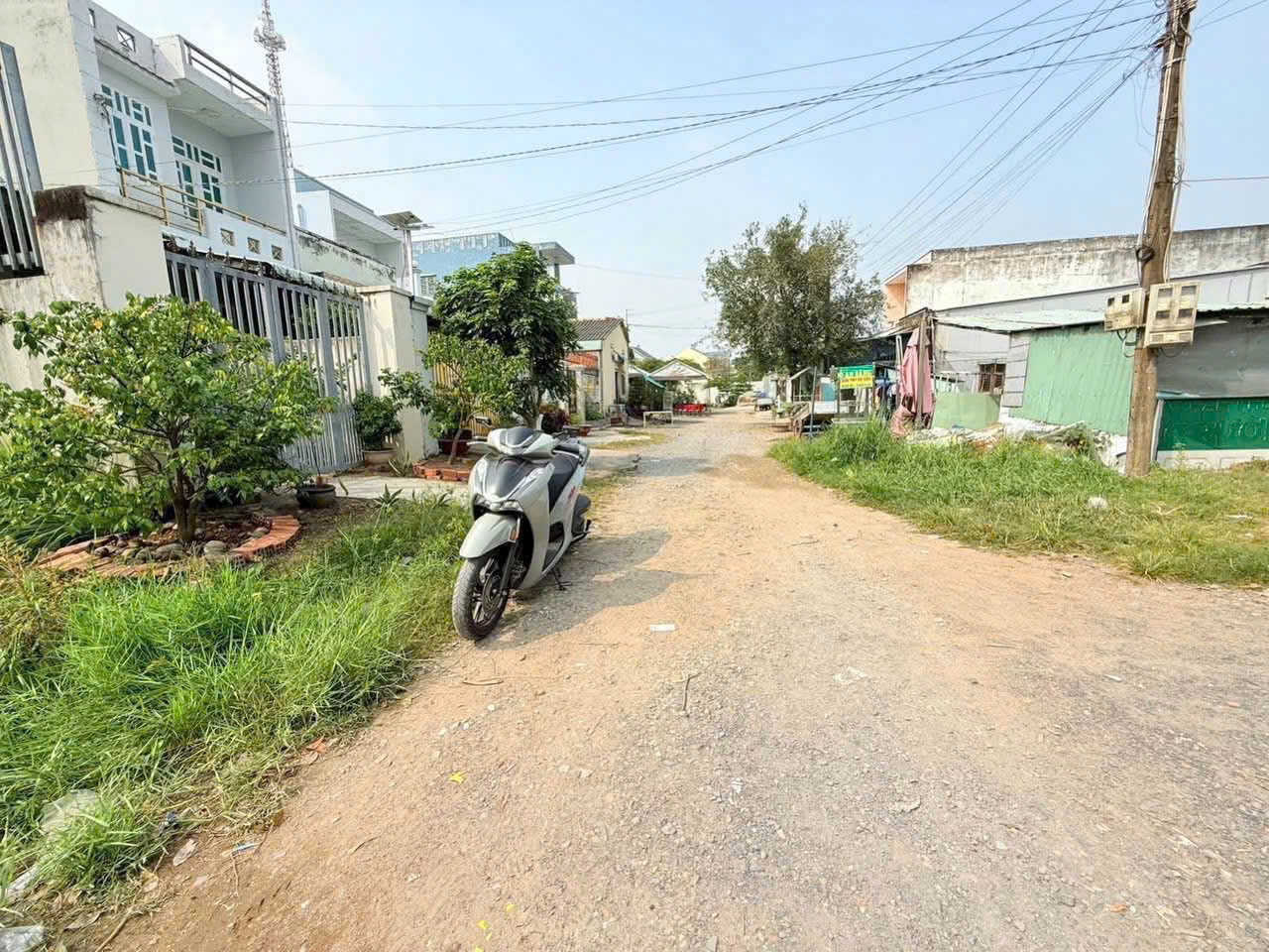 Bán nền thổ cư tại kp3, thị trấn Bến Lức dt 100m2 giá giảm còn 2 tỷ 6