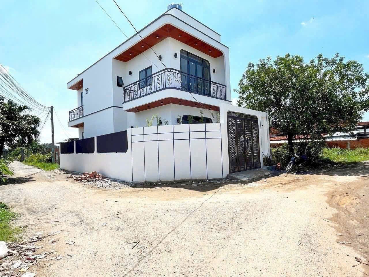 Bán nhà 2 mặt tiền xã Mỹ Hạnh Bắc dt 108m2 1 lầu 2pn,2wc , sân oto đã hoàn công giá 2,75 tỷ 11