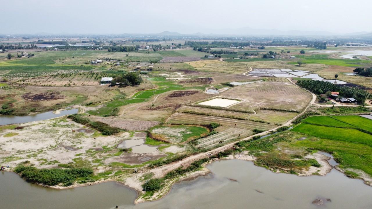 Bán đất TMDV view vị trí cực đẹp  Hồ Suối Trầu xã Tân Định Khánh Hoà 0985451850