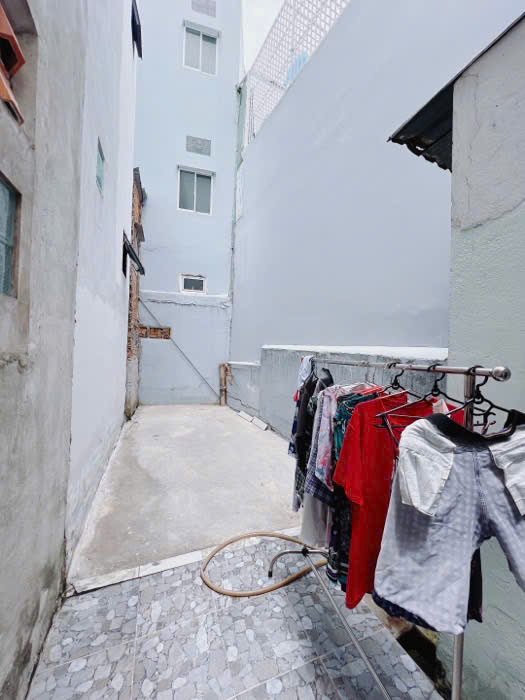 BÁN NHÀ CÁCH MẶT TIỀN NGUYỄN THẦN HIẾN 1 CĂN NHÀ- DT 81.5M2- NGANG 4.3 NỞ HẬU- GIAO THƯƠNG TÔN 4