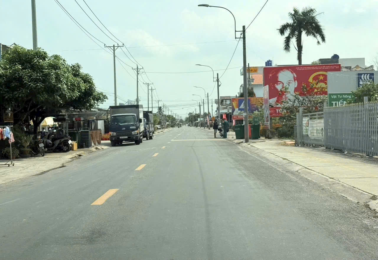 Bán đất mặt tiền đt 816, Thạnh Hòa dt 200m2 full thổ giá 2,19 tỷ 2