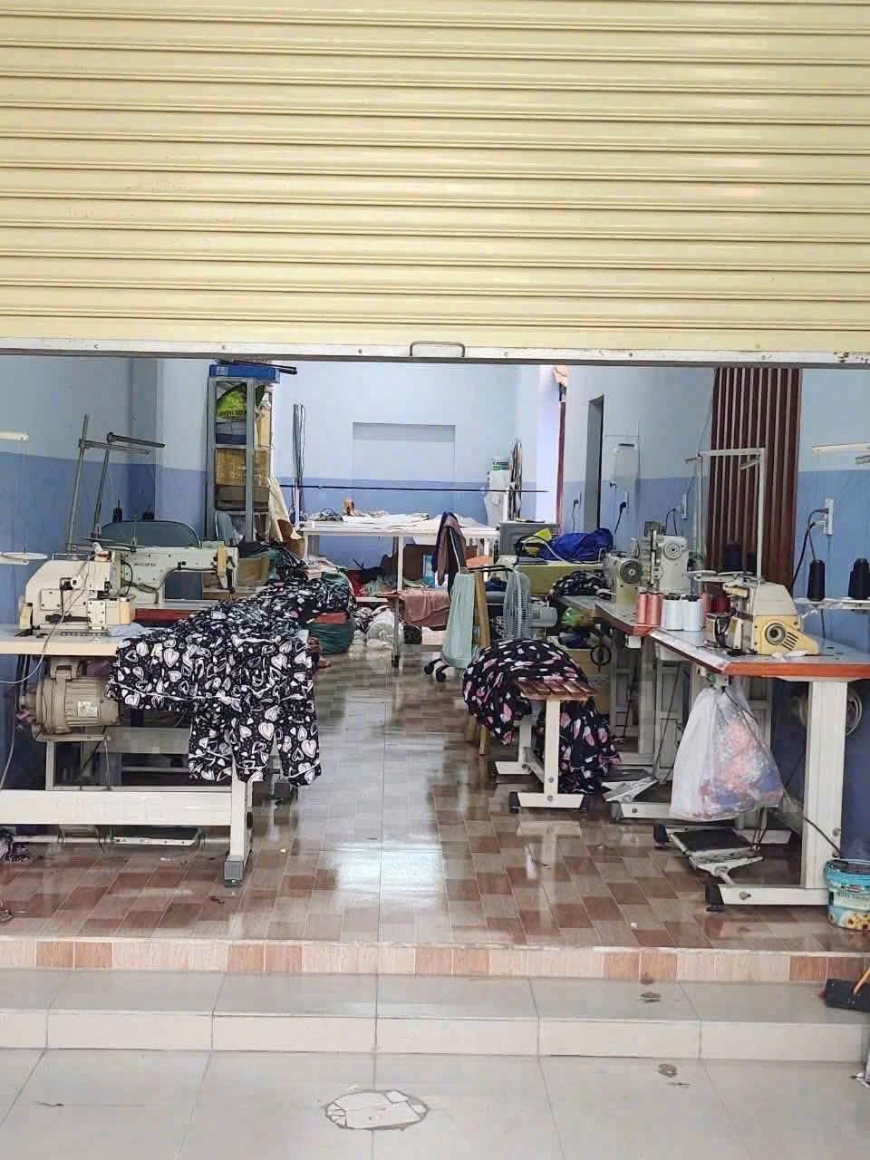 NHÀ (8x20) – HẺM 6M THÔNG TÔ KÝ – GẦN CHỢ BA BẦU – CÓ KHO RIÊNG 2