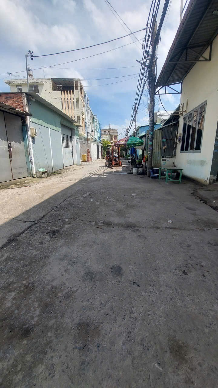 XƯỞNG (16x22.4) 1/ LÊ QUANG ĐẠO – GẦN QL22 – GIÁ CHỈ 14 TỶ