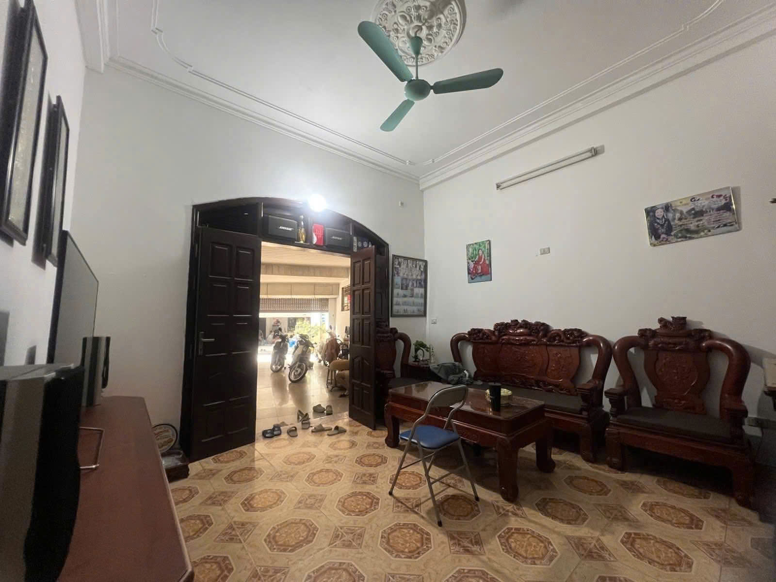 BÁN NHÀ LONG BIÊN MẶT NGÕ KINH DOANH - GARA 2 OTO - NHÀ DÂN XÂY - GIÁ ĐẦU TƯ 3