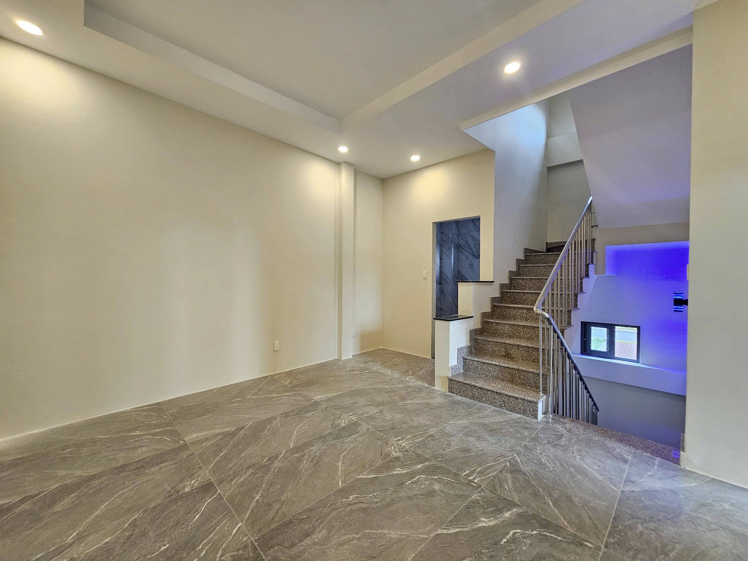 Cần bán Nhà mặt tiền Phường Thảo Điền, Quận 2, Diện tích 102m², Giá 17.8 Tỷ 9