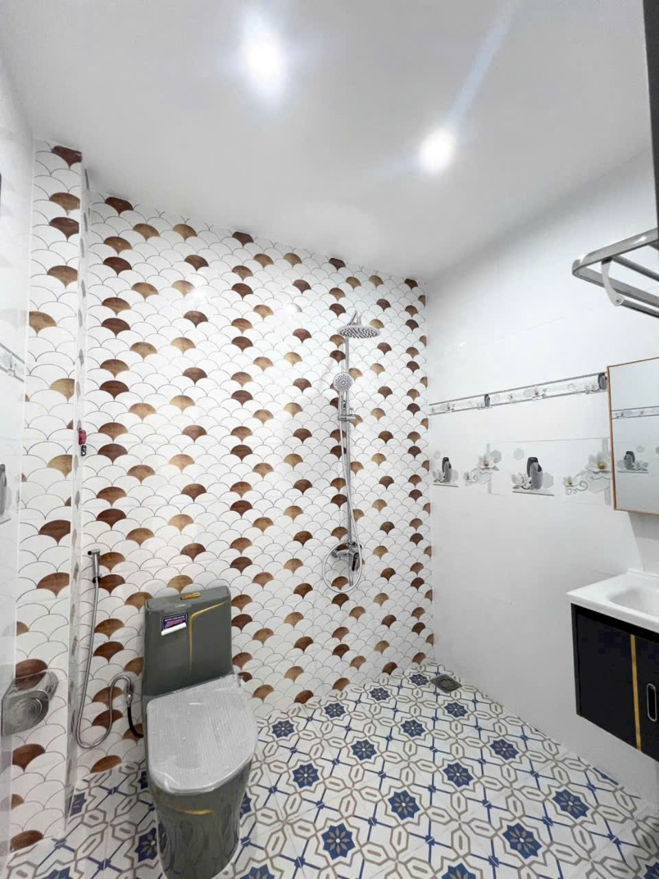 Bán 6 căn nhà xây đồng bộ mt đường Lê Thị Ty, Long Thượng dt 144m2 1 lầu,3pn,2wc giá 3,45 tỷ/căn 11