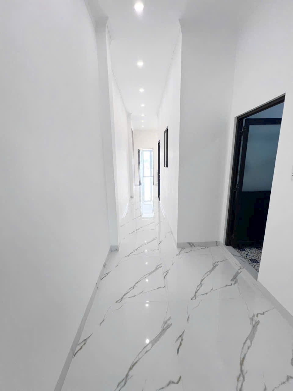 Bán 6 căn nhà xây đồng bộ mt đường Lê Thị Ty, Long Thượng dt 144m2 1 lầu,3pn,2wc giá 3,45 tỷ/căn 12