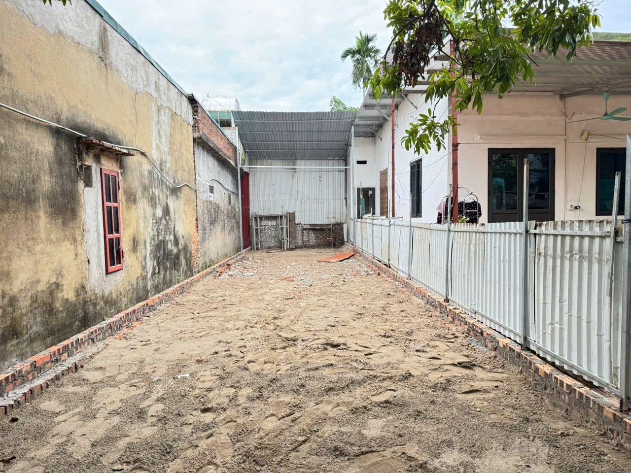 Bán đất Chi Đông, Mê Linh - 81m2 - Ngõ rộng, ô tô đỗ cửa - Gần KCN Quang Minh 3