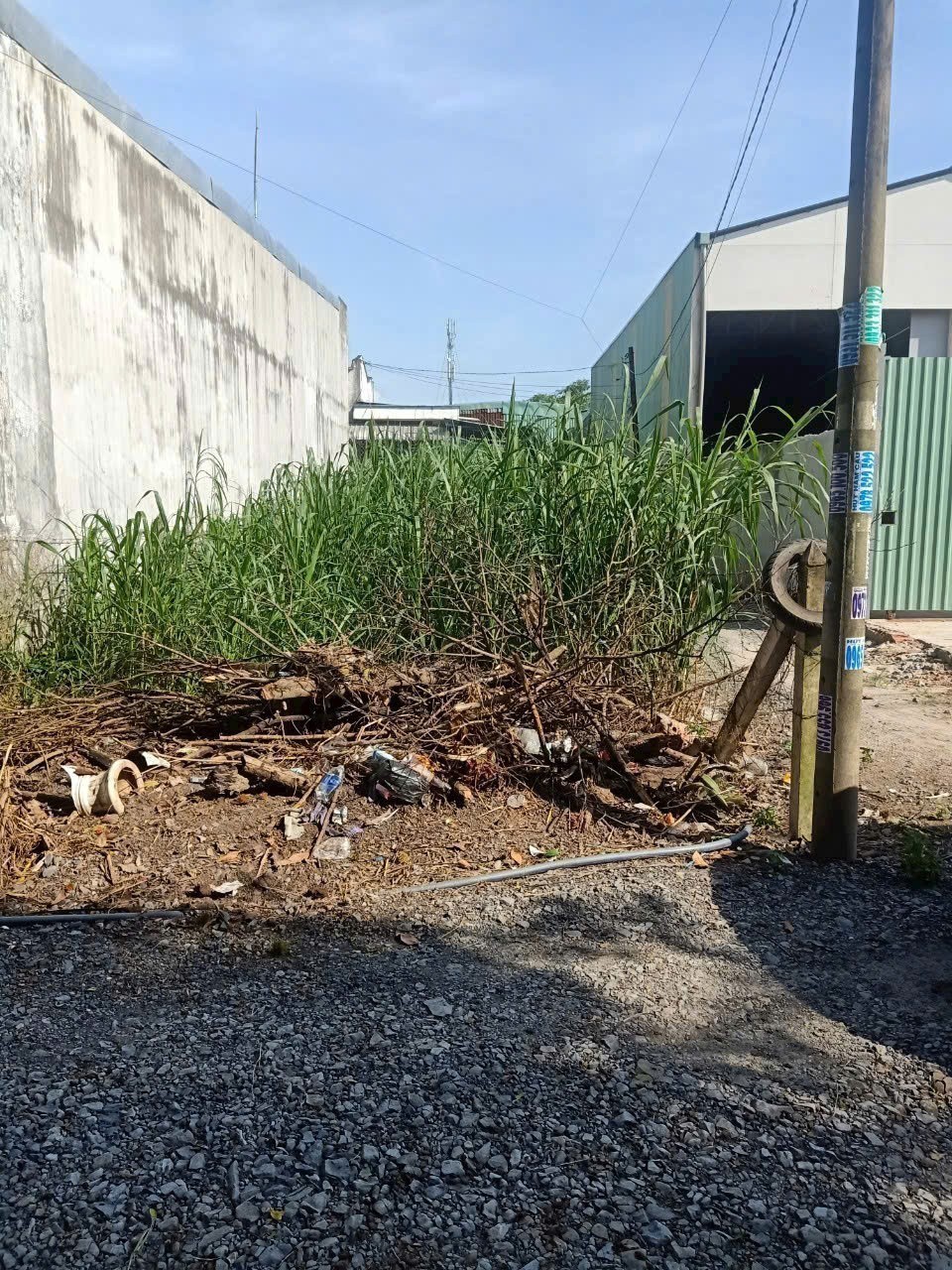 Bán đất 2 mặt tiền xã Tân Thạnh Đông dt 100m2 full thổ giá 1,95 tỷ 2