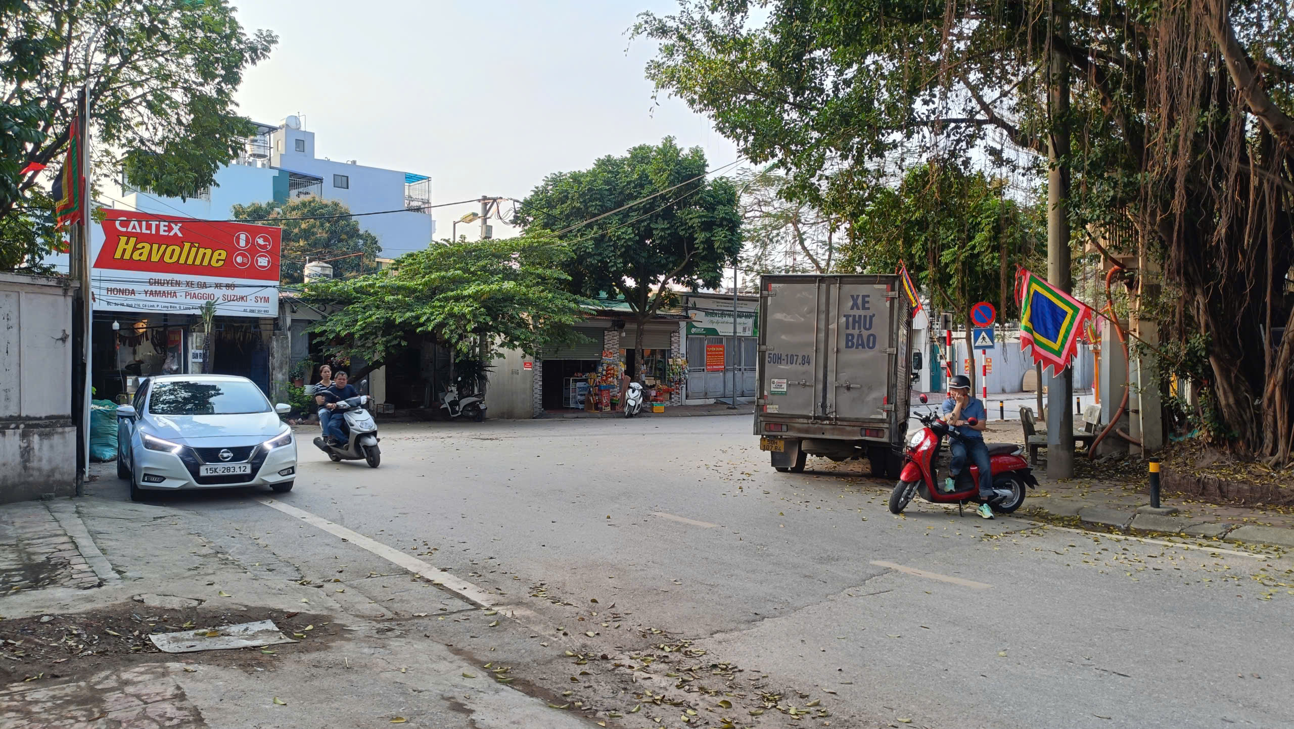 Bán gấp nhà Mặt phố Thạch Bàn, Long Biên, Kinh doanh đỉnh cao, đường nhiều ô tô tránh 3