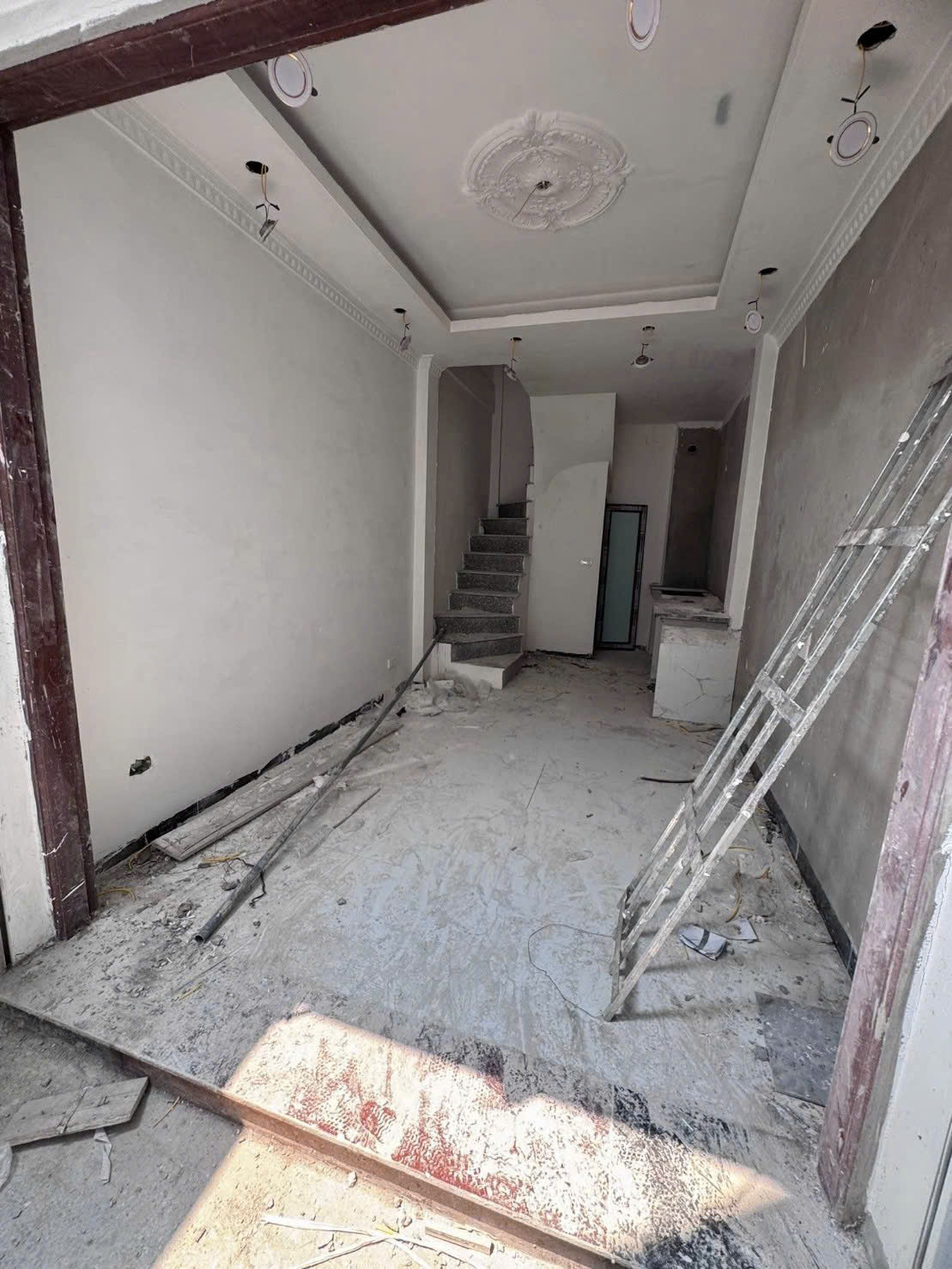 Cực hiếm : Mở Bán liền lô 4 căn - nhà 5 tầng đang hoàn thiện, tại Cự Khối, Long Biên chỉ 3,9 tỷ 4