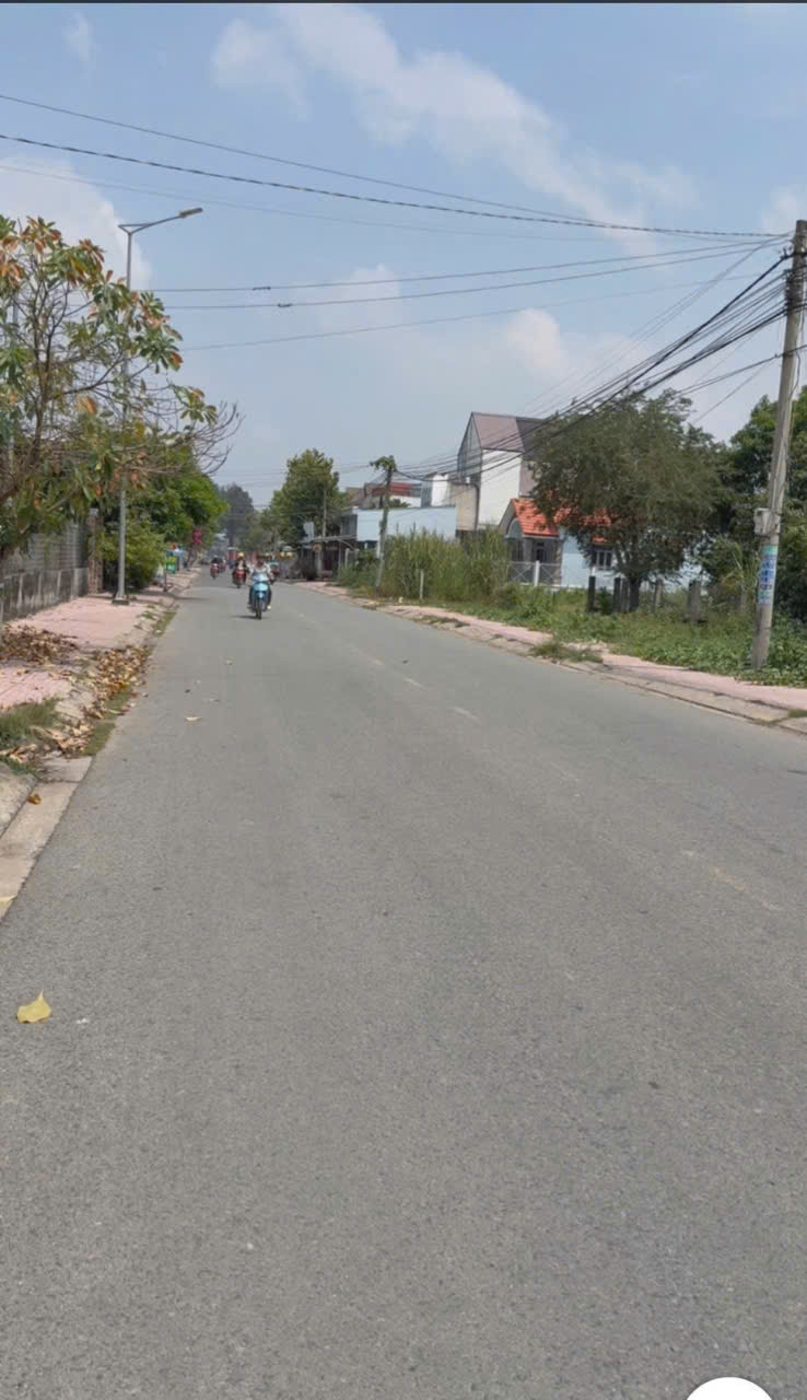 Bán đất mặt tiền đường 3/2 , thị trấn Hậu Nghĩa dt 210m2 giá 4,1 tỷ