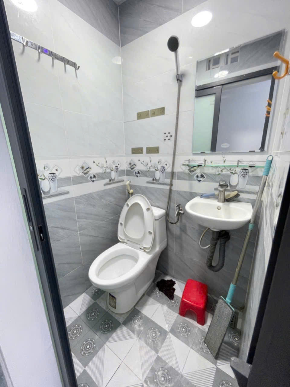 HẬU GIANG Q6 17M2 2PN 2WC SHR GIÁ CHỈ 2.18 TỶ 4