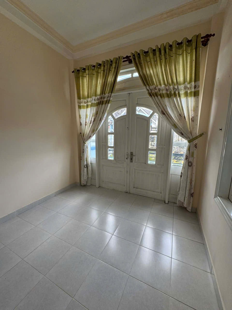 Cho thuê nhà 5 phòng ngủ đường Phan Chu Trinh Đà Lạt giá 12 triệu 2