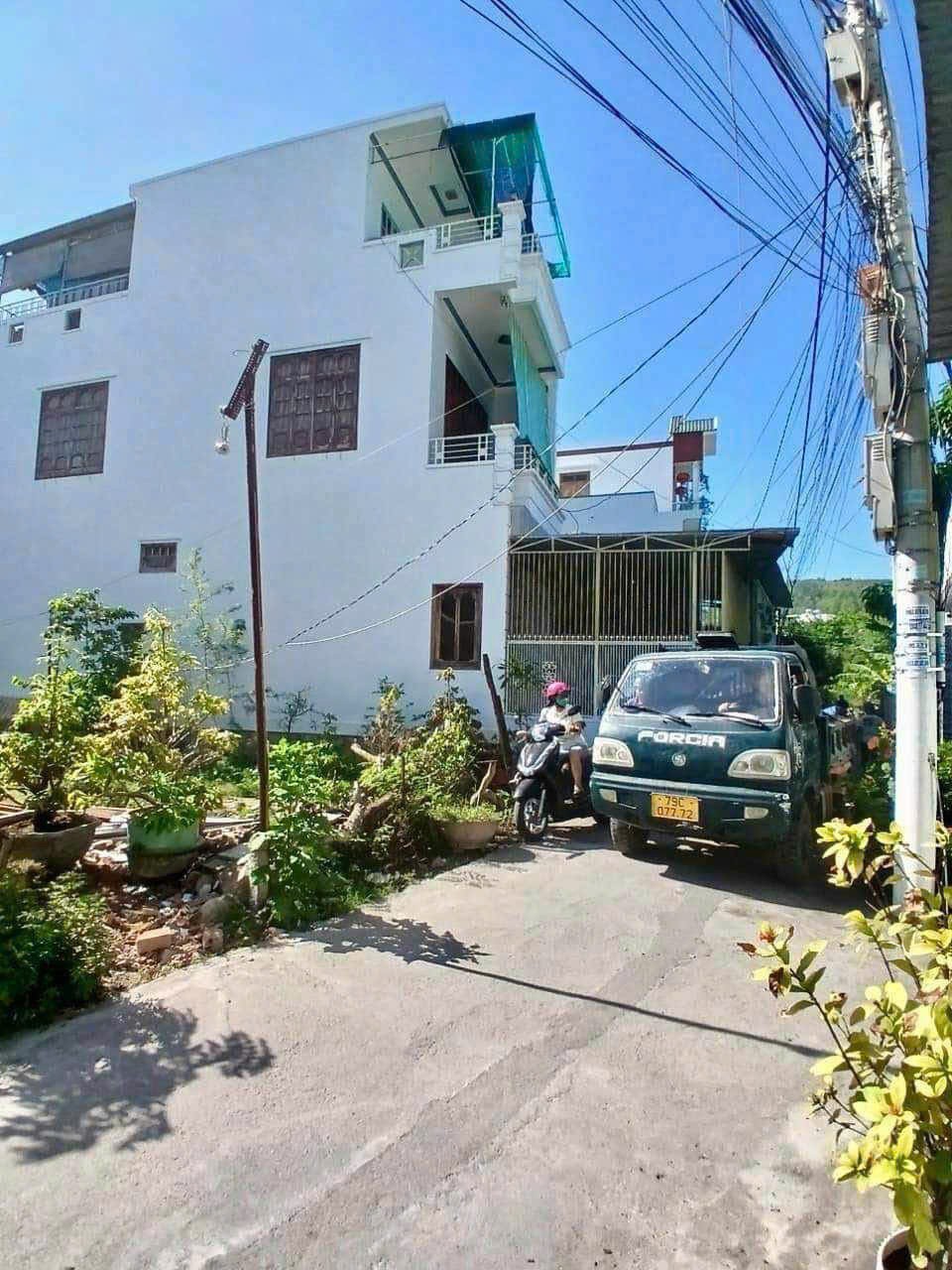 LÔ ĐẤT NỞ HẬU CHỈ SAU 1 CĂN NHÀ NGAY SÁT CHỢ VĨNH HẢI, BẮC NHA TRANG. 2