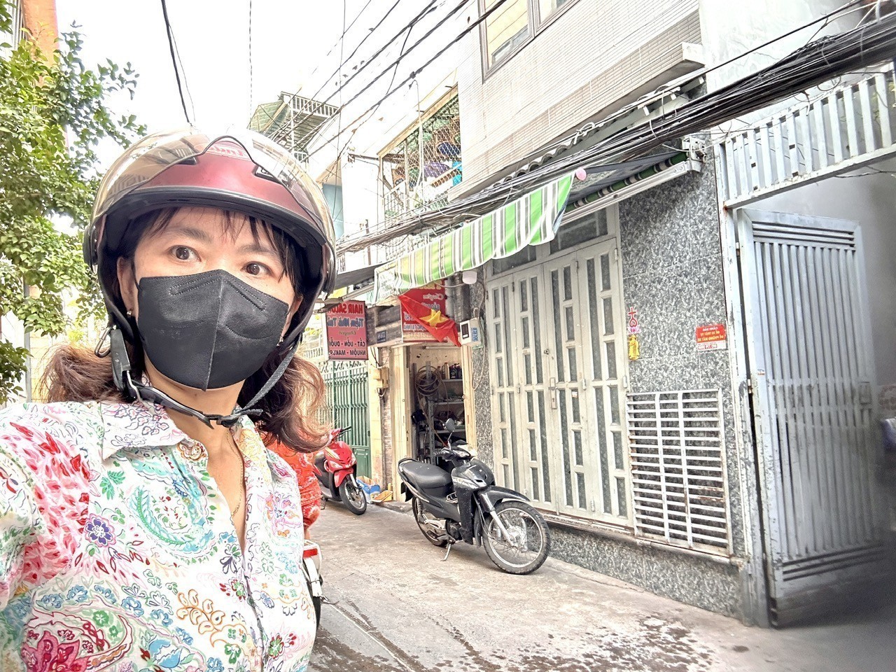 BÁN GẤP NHÀ Đ. ĐOÀN VĂN BƠ- CHỈ 2.4T- 100M RA MẶT TIỀN XE HƠI- GẦN CHỢ 200 Đ.XÓM CHIẾU - RA TÔN