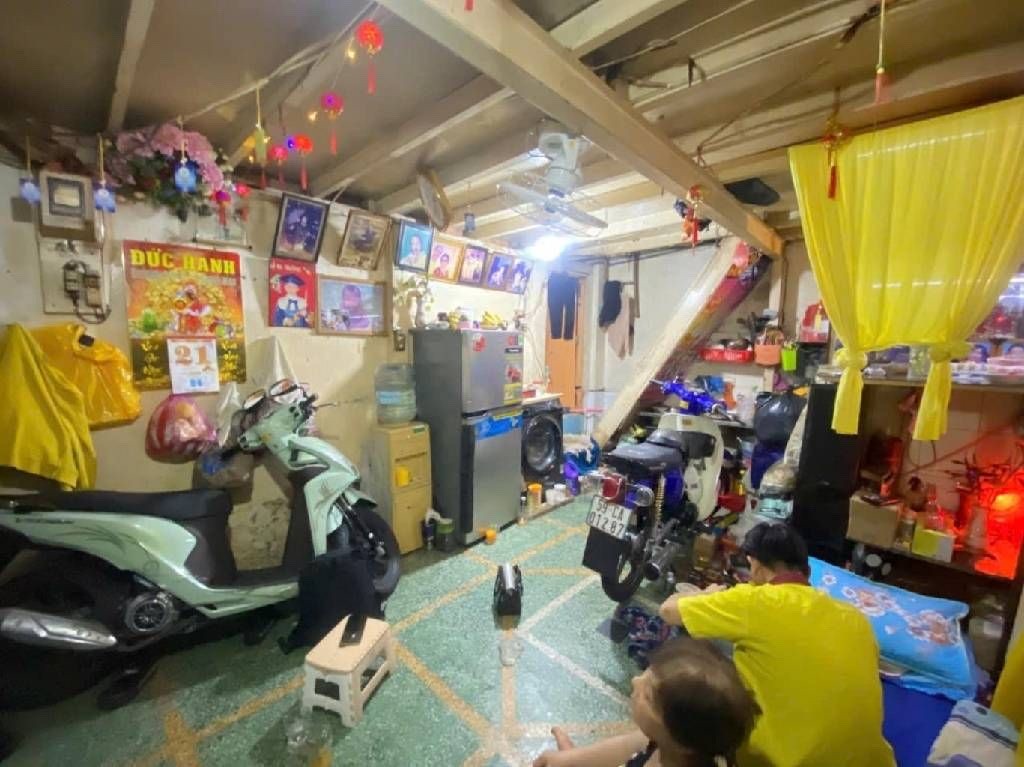 BÁN GẤP NHÀ Đ. ĐOÀN VĂN BƠ- CHỈ 2.4T- 100M RA MẶT TIỀN XE HƠI- GẦN CHỢ 200 Đ.XÓM CHIẾU - RA TÔN 4