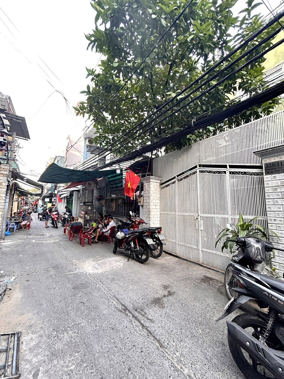 BÁN NHÀ NGON- MẶT TIỀN HẺM XE HƠI LÝ THUYẾT Đ. ĐOÀN VĂN BƠ- GẦN CHỢ 200 Đ.XÓM CHIẾU- TÔN ĐẢN- CÁCH 3